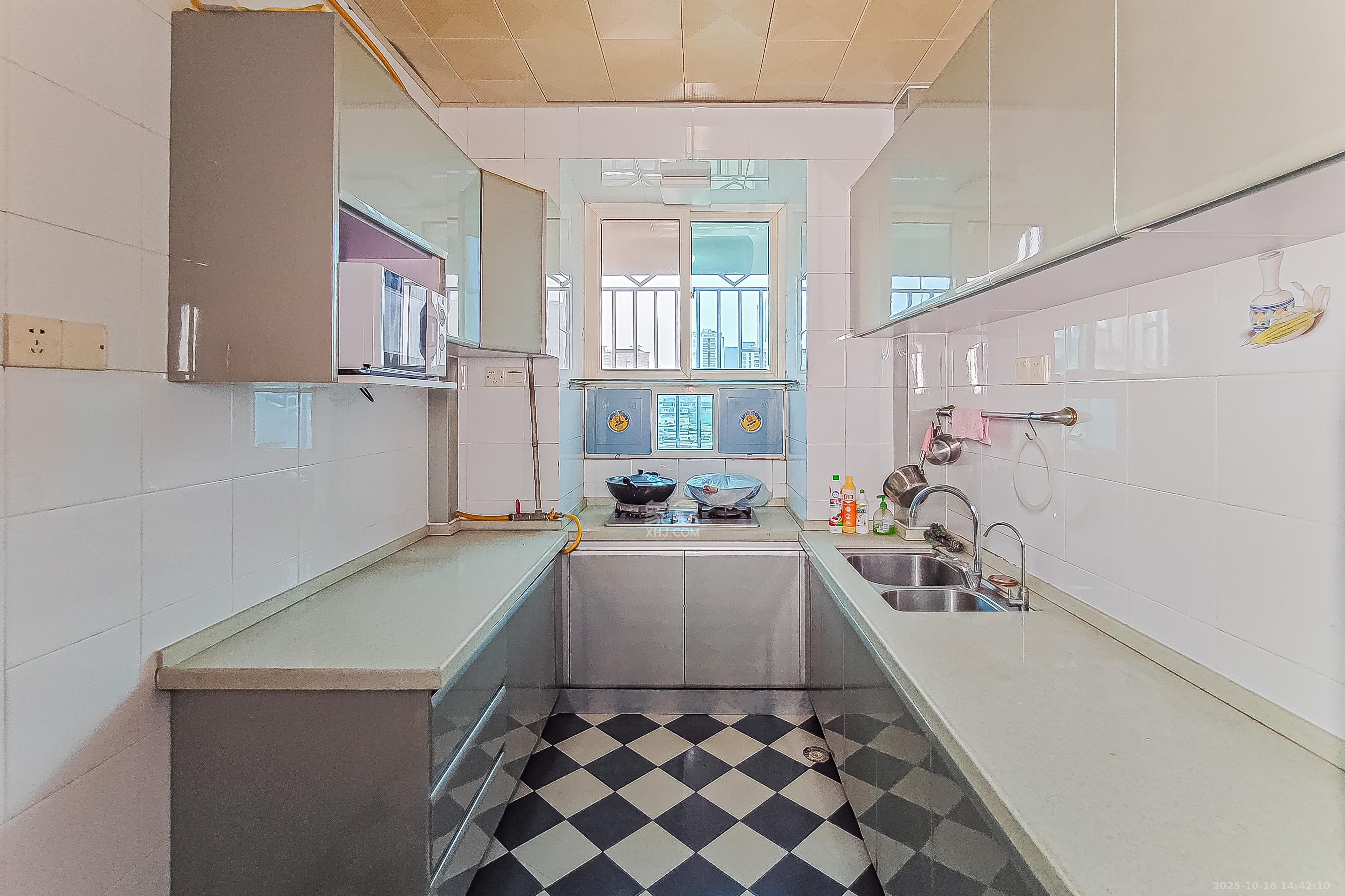 城南路街道办事处宿舍(天心游路38号)  3室2厅2卫    95.0万 城南路街道办事处宿舍(天心游路38号)  3室2厅2卫    95.0万厨房