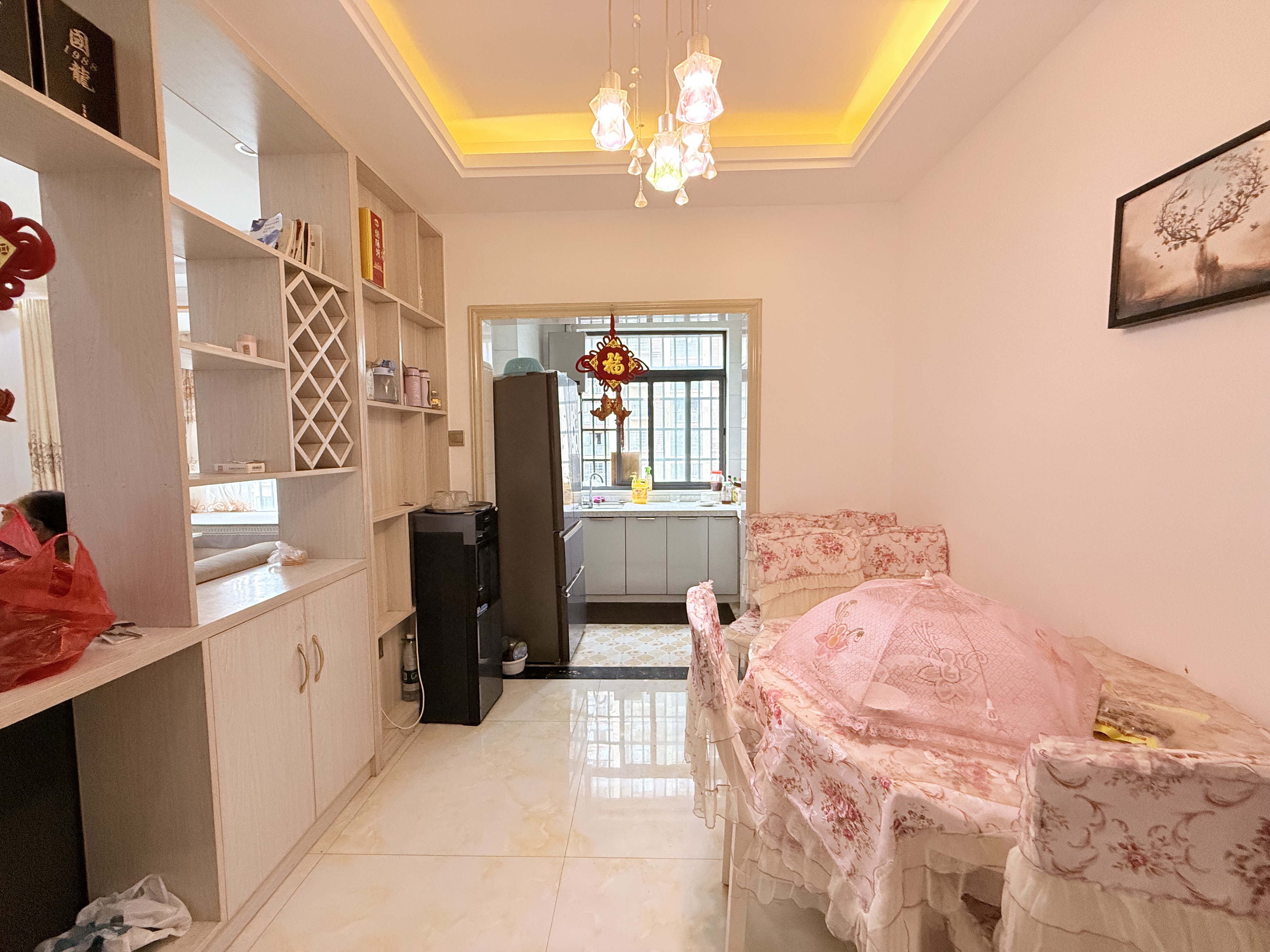 丽景天下一期 3室2厅1卫 60.8万 丽景天下一期 3室2厅1卫 60.8万客厅