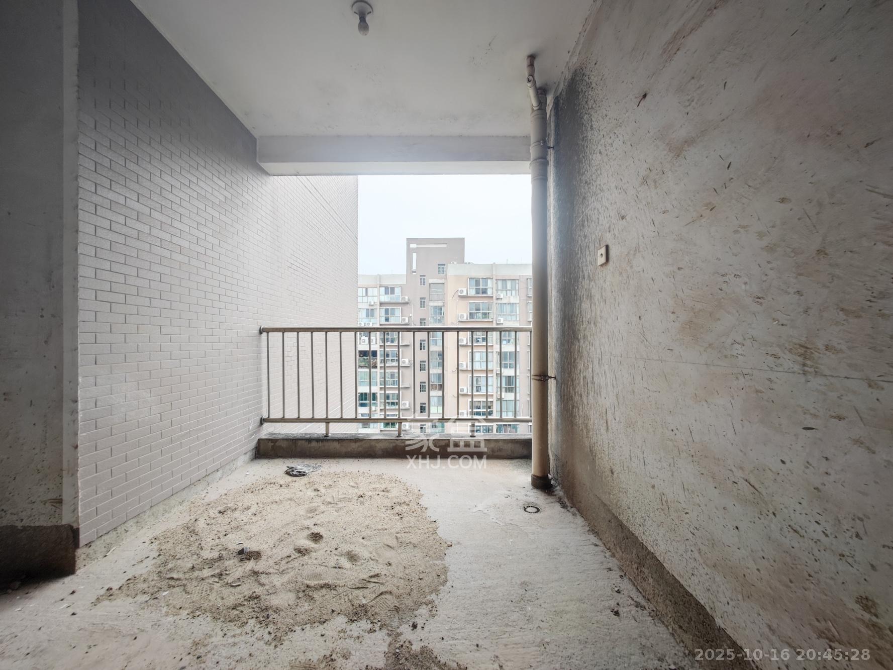 和景园  4室2厅2卫    240.0万 和景园  4室2厅2卫    240.0万其他