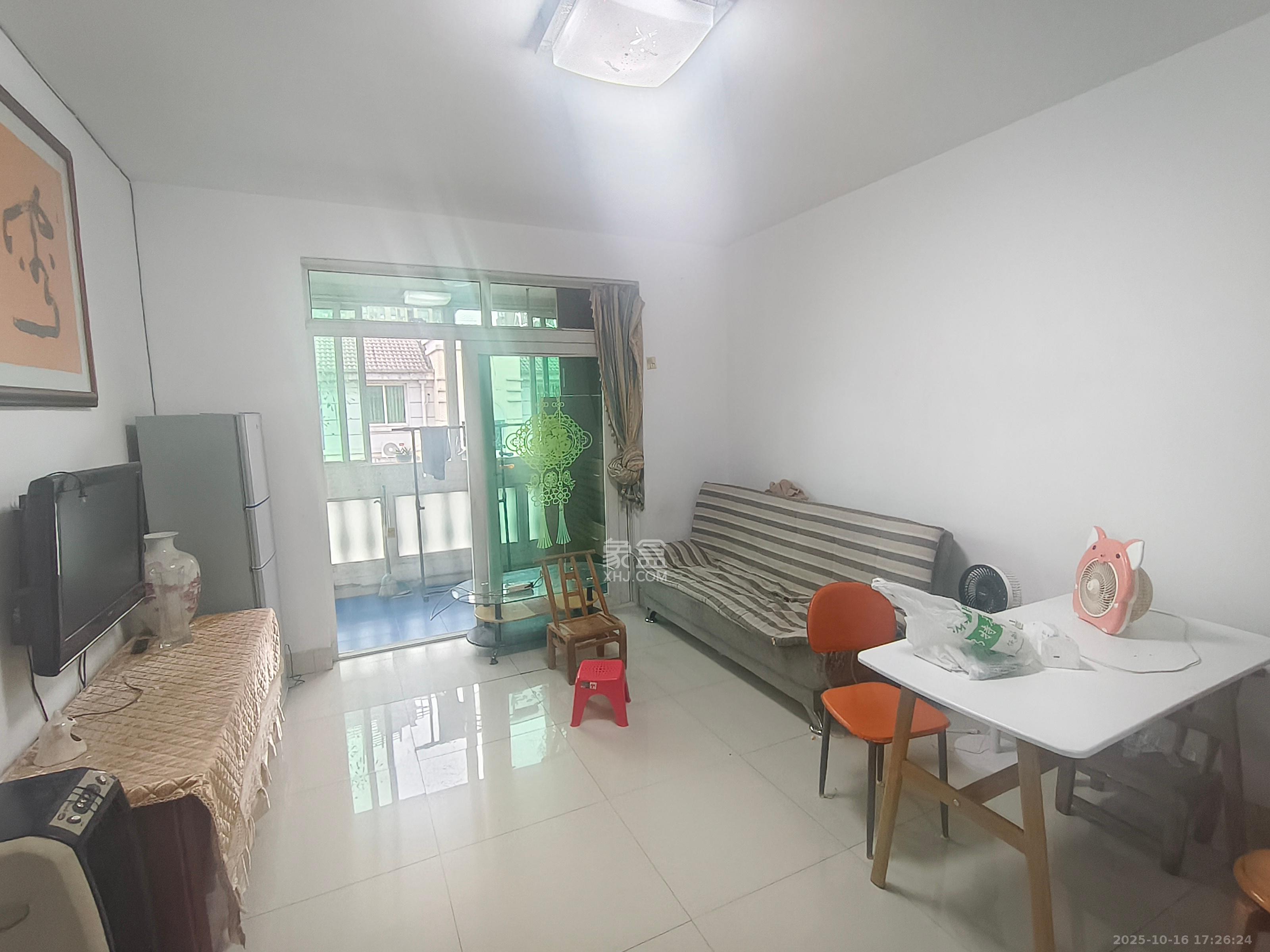 江南公寓 1室2厅1卫 1400.0元/月 江南公寓 1室2厅1卫 1400.0元/月室内图