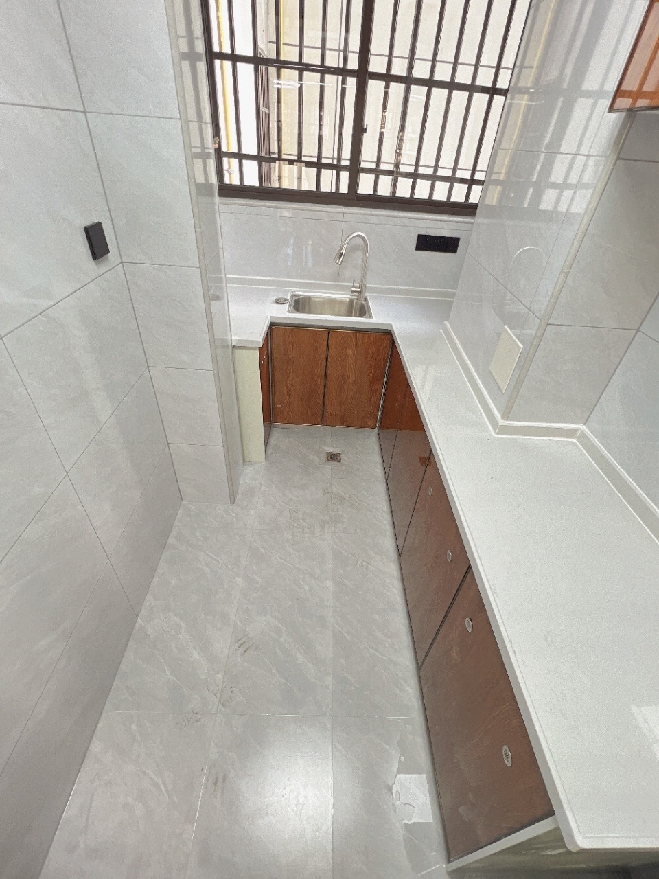 坡博家园一区  4室2厅2卫    163.0万客厅