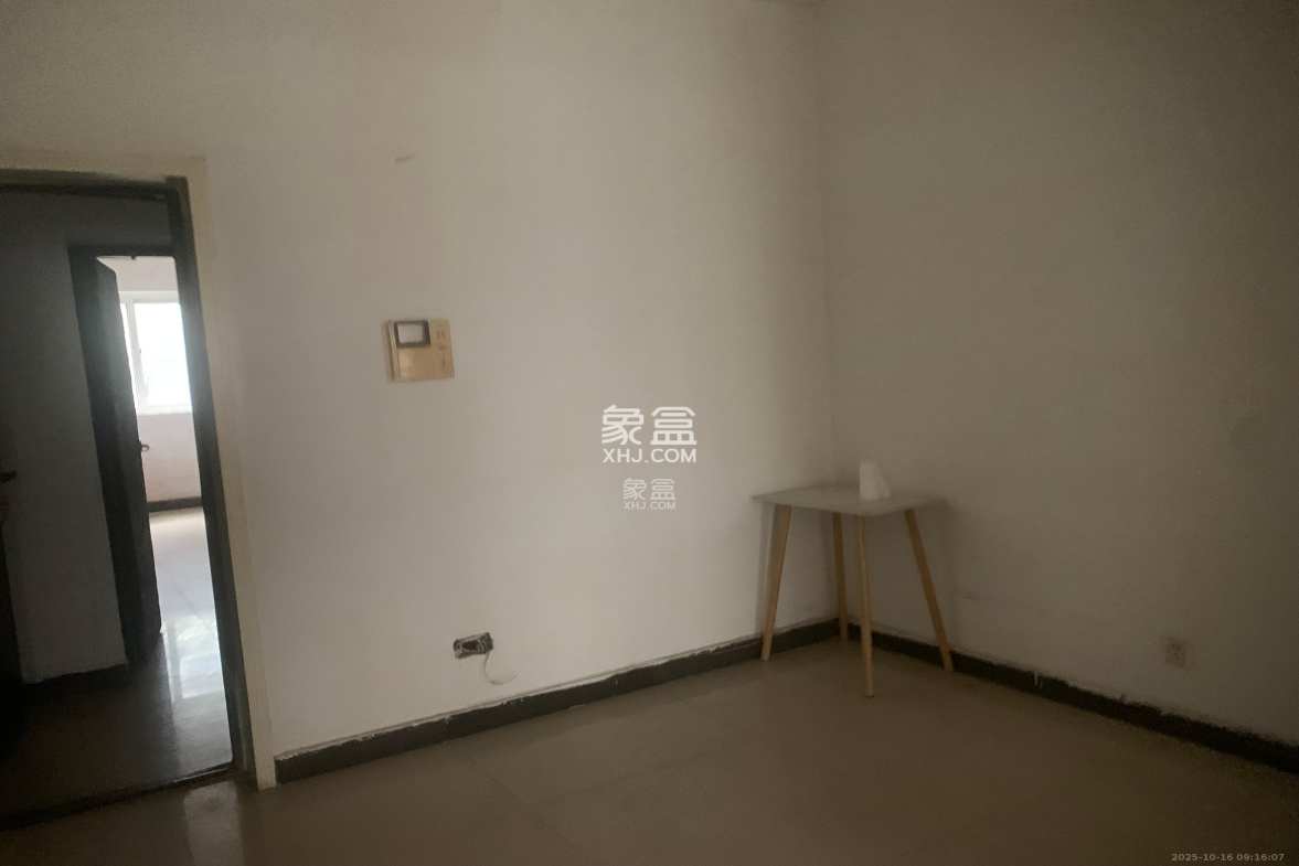 山水湾 2室2厅1卫 1500.0元/月 山水湾 2室2厅1卫 1500.0元/月室内图