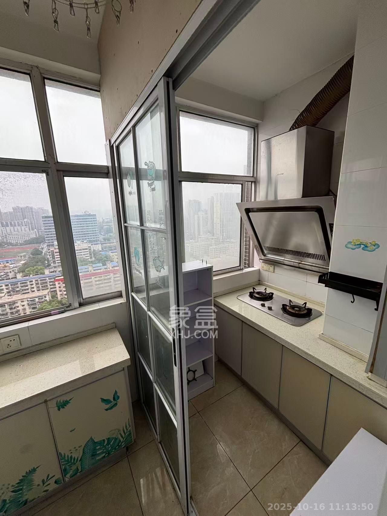 观湖公寓  1室1厅1卫    1500.0元/月室内图