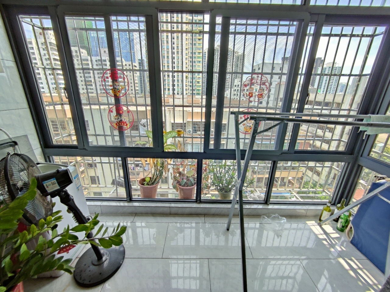 海南省三建秀英宿舍区  2室1厅1卫    2300.0元/月室内图