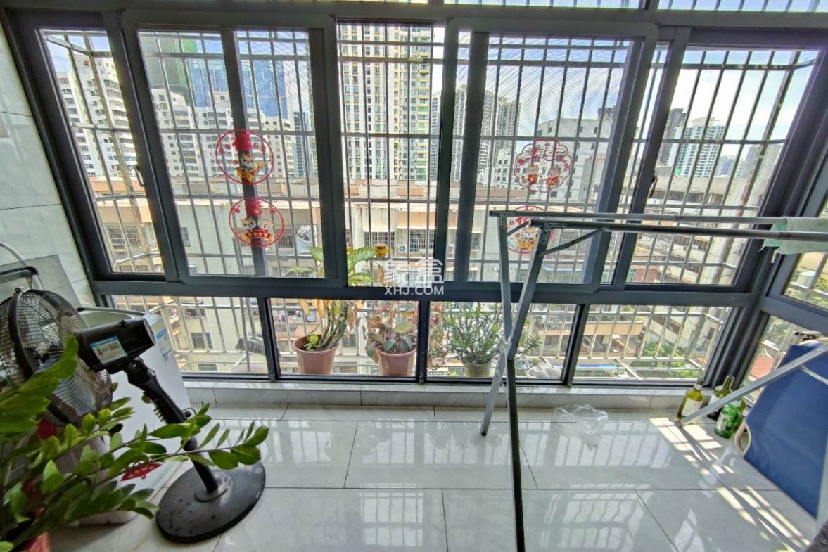 海南省三建秀英宿舍区 2室1厅1卫 2300.0元/月 海南省三建秀英宿舍区 2室1厅1卫 2300.0元/月室内图