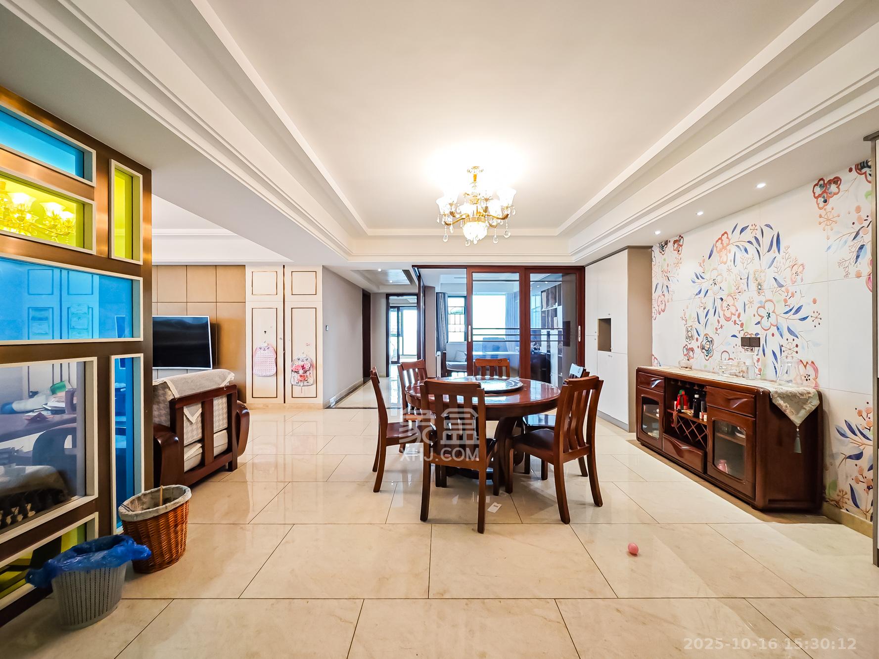 湘江壹号一二三期(创远湘江壹号) 1室0厅0卫 288.0万 湘江壹号一二三期(创远湘江壹号) 1室0厅0卫 288.0万客厅