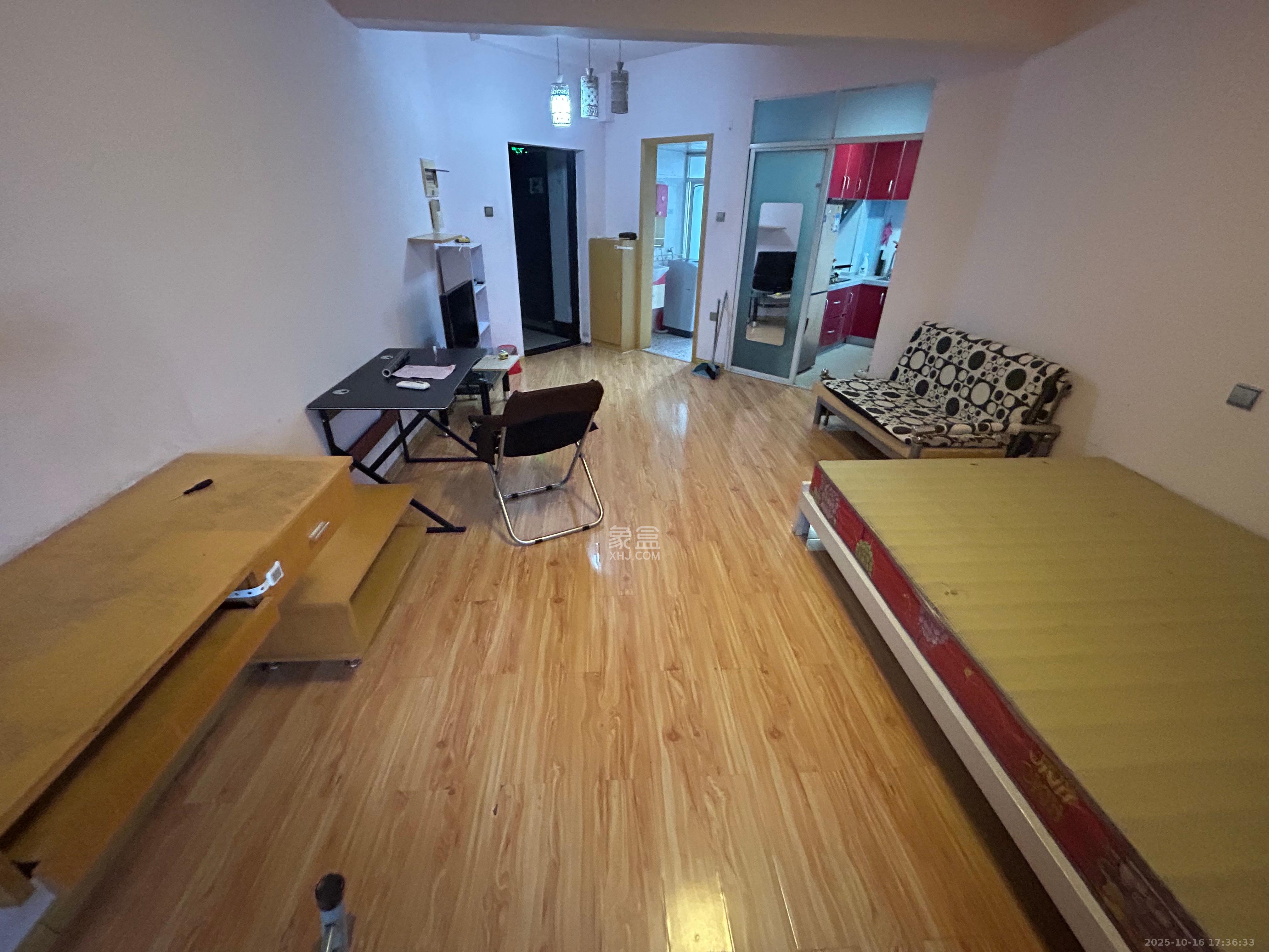 月湖兰庭  1室1厅1卫    1700.0元/月 月湖兰庭  1室1厅1卫    1700.0元/月室内图