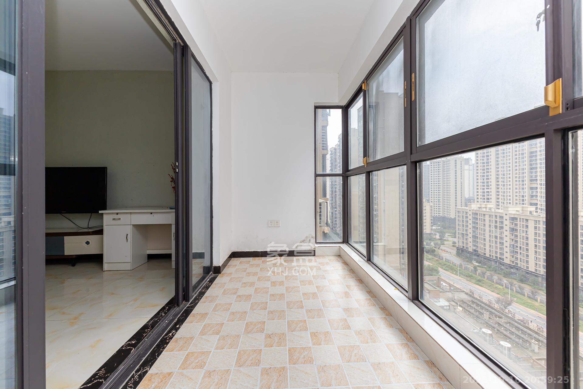 勤诚达境界城  4室2厅2卫    122.0万阳台