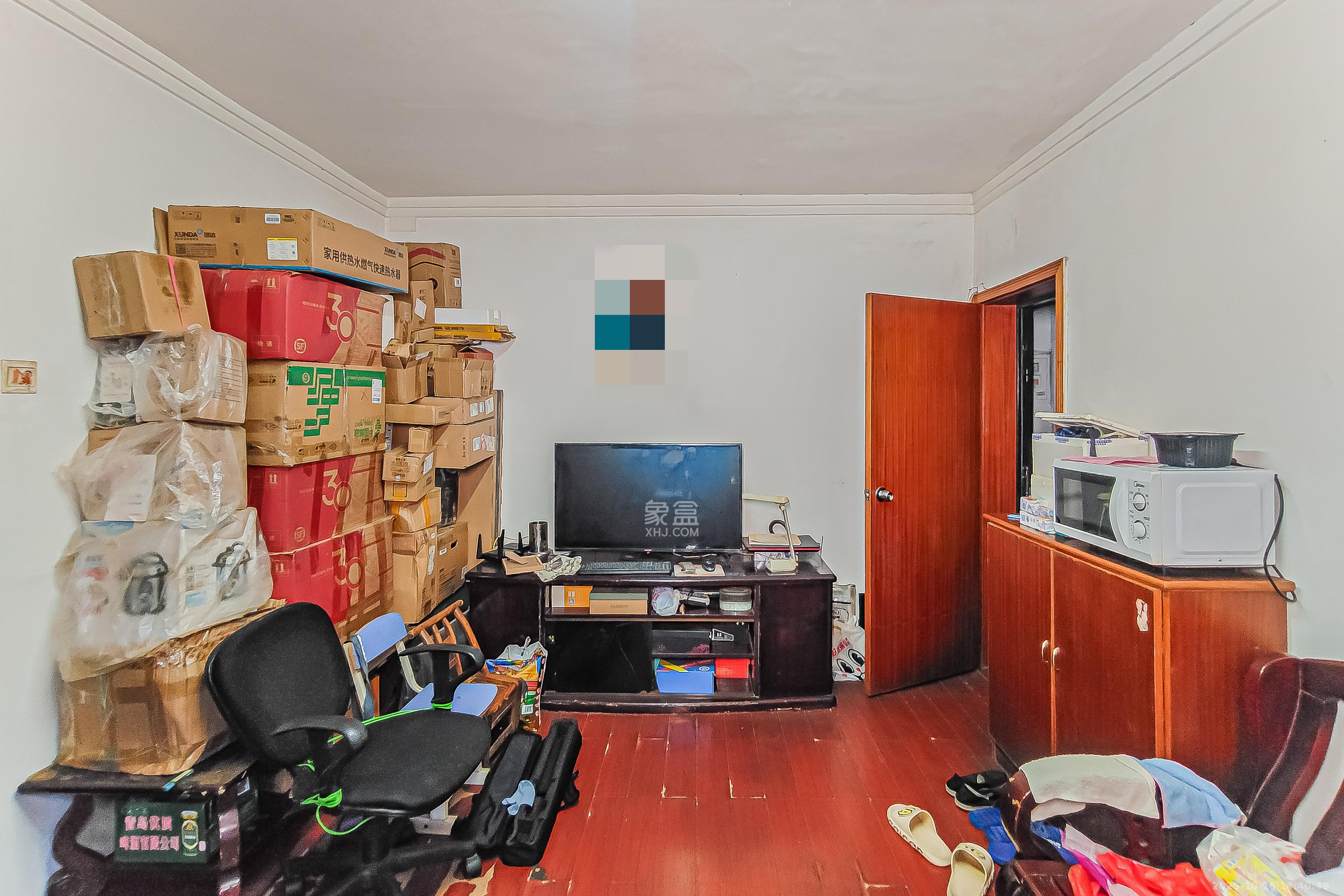 荣安宿舍 2室1厅1卫 36.8万 荣安宿舍 2室1厅1卫 36.8万客厅