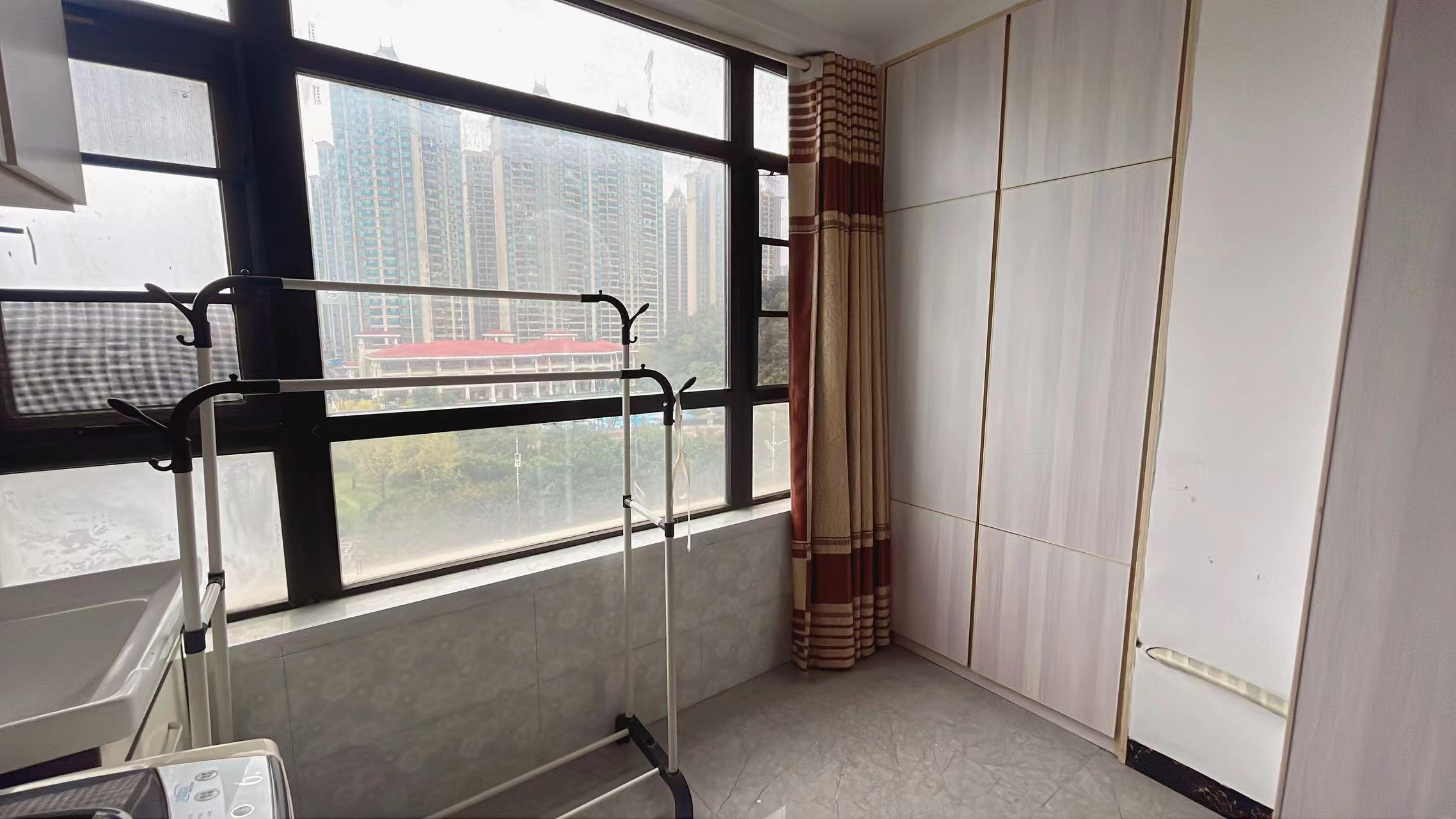 湘运大厦  1室1厅1卫    1000.0元/月