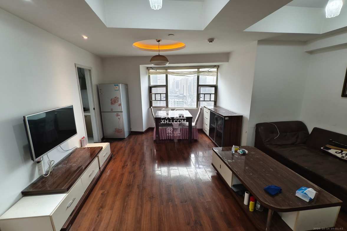 泉昇同福大厦 1室2厅1卫 2700.0元/月 泉昇同福大厦 1室2厅1卫 2700.0元/月室内图