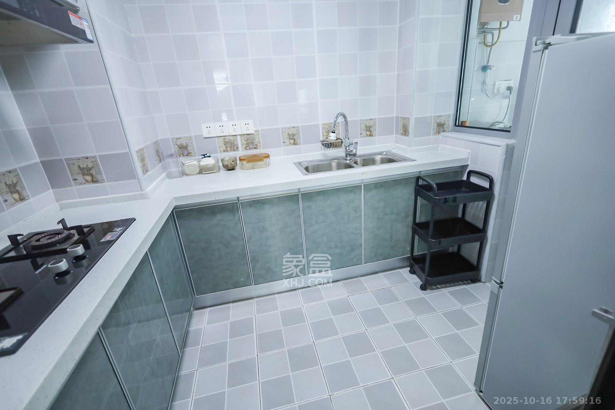 世茂铂翠湾四期(世茂悦享) 3室2厅1卫 3200.0元/月 世茂铂翠湾四期(世茂悦享) 3室2厅1卫 3200.0元/月室内图