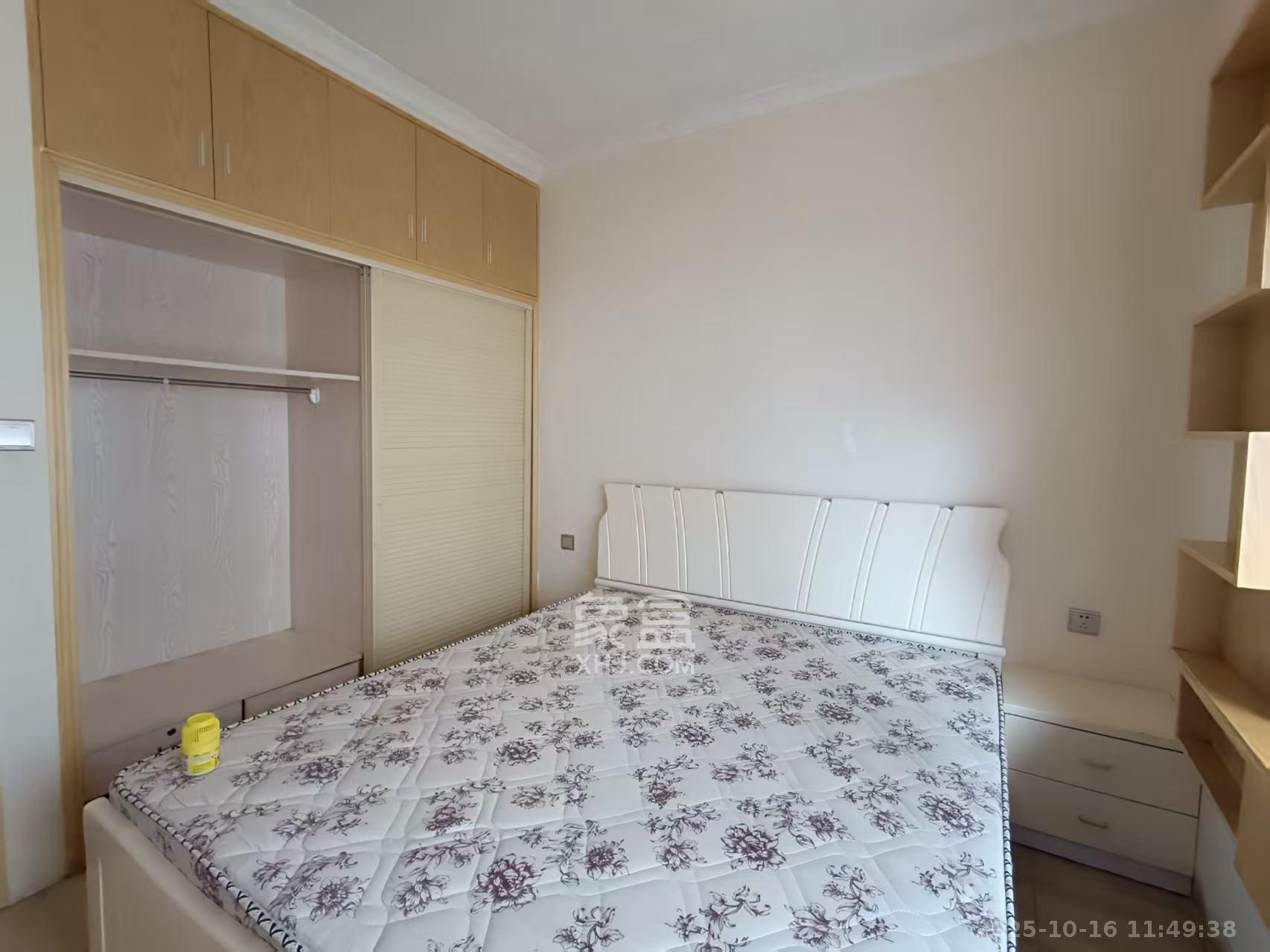 卓越麓山别墅（麓山峰境产权麓山花苑）  3室2厅1卫    1400.0元/月室内图