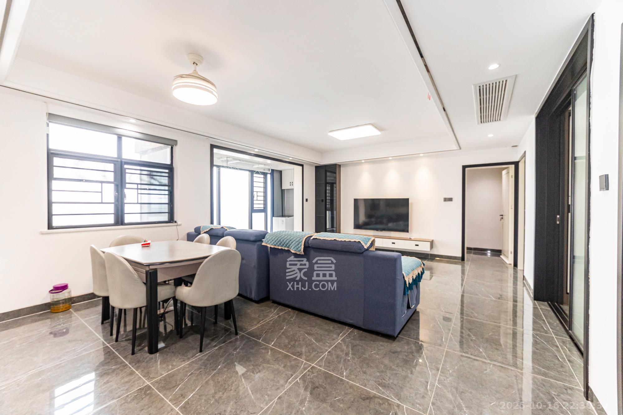 盛地东方芯府  3室2厅2卫    78.8万客厅