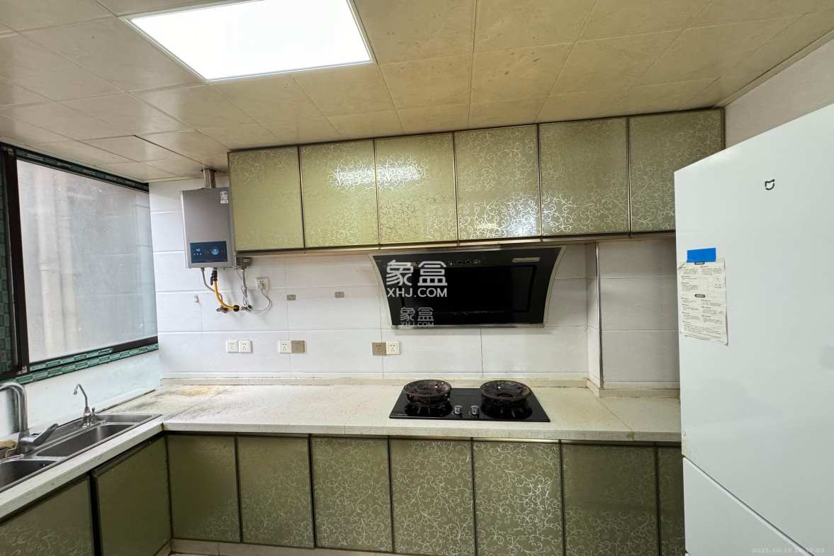 水岸世景  3室2厅1卫    1600.0元/月 水岸世景  3室2厅1卫    1600.0元/月室内图