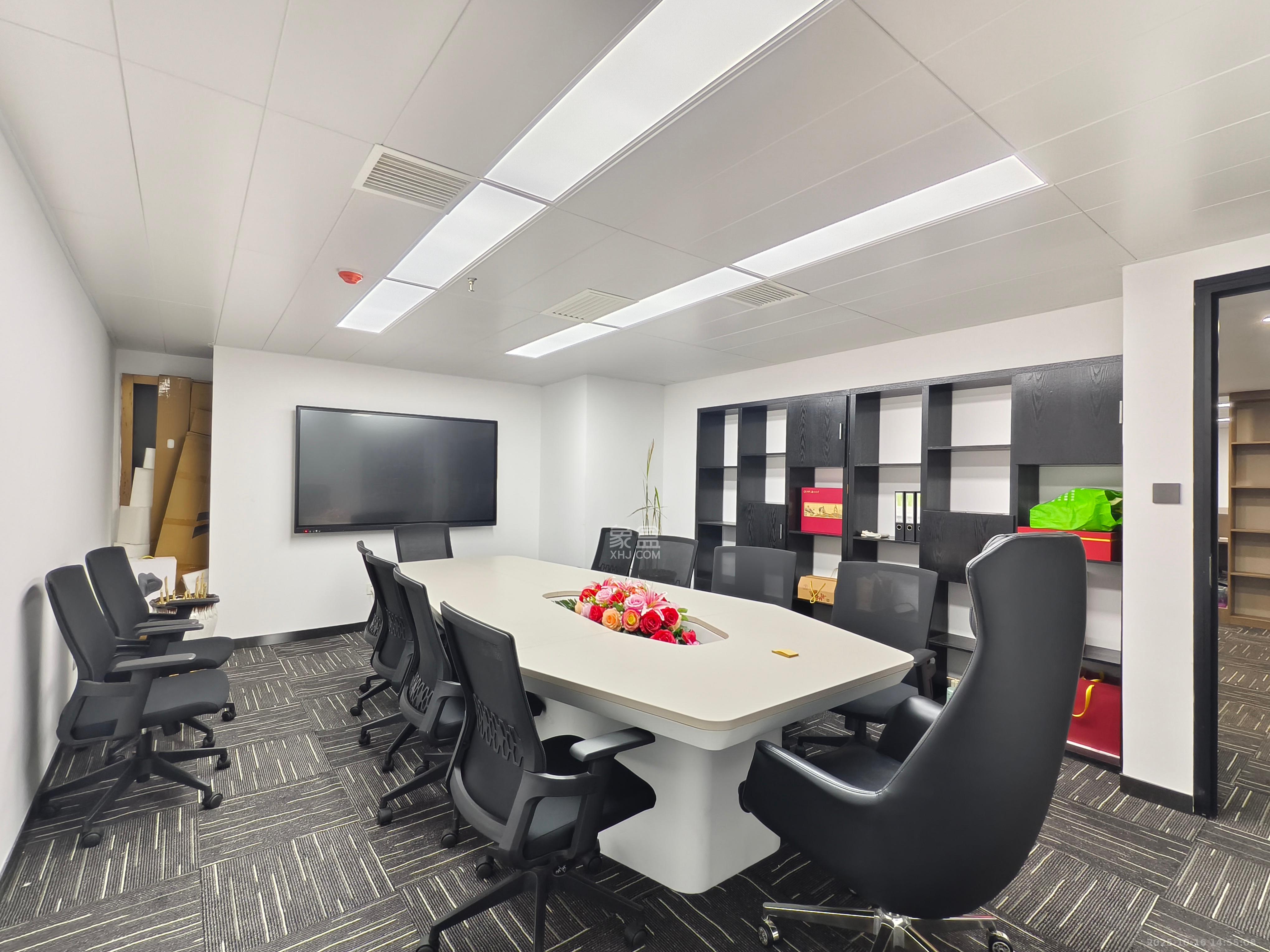 万坤图财富广场   260.0㎡      12000.0元/月室内图