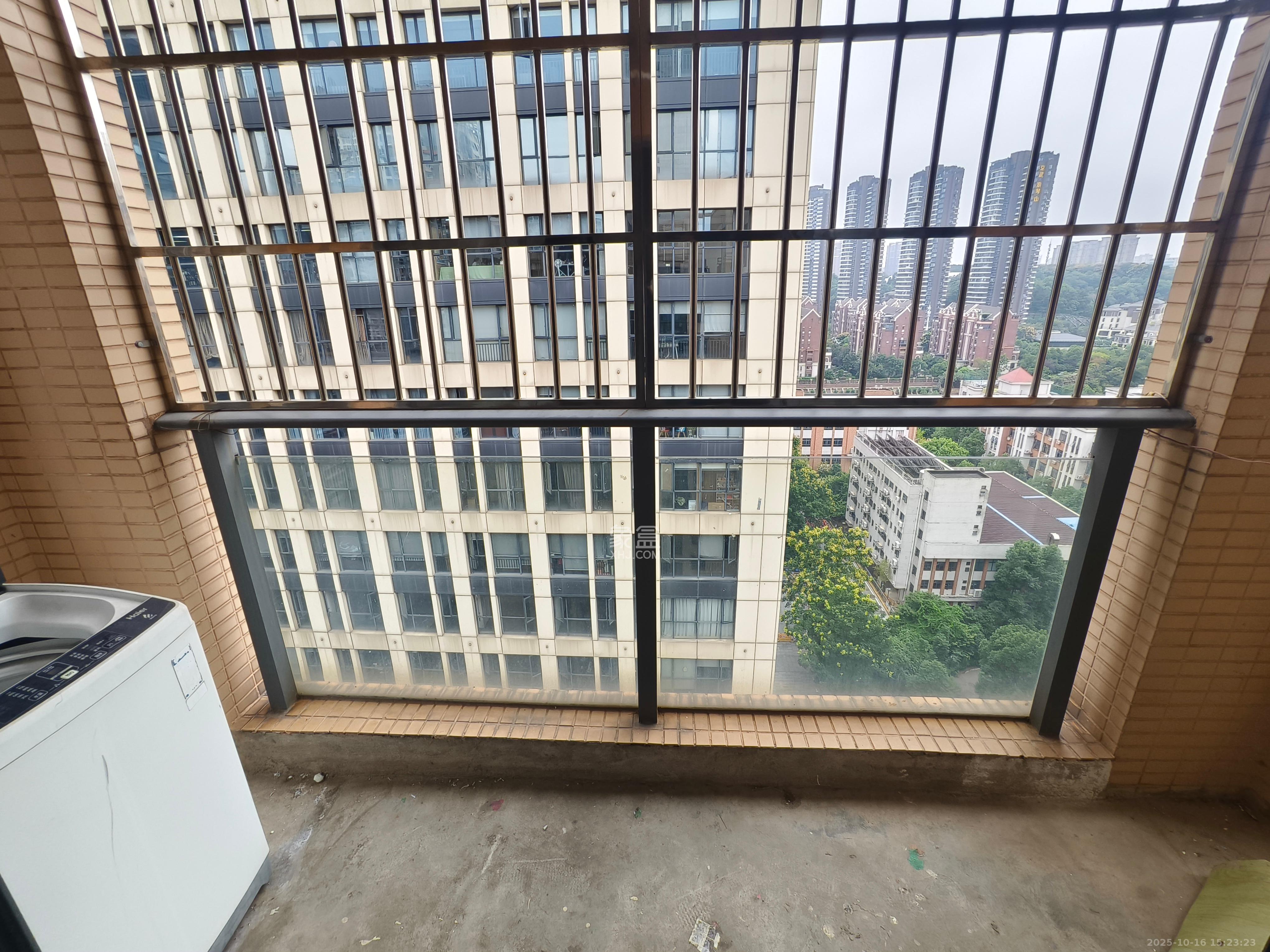中城丽景香山园  2室2厅1卫    1700.0元/月室内图