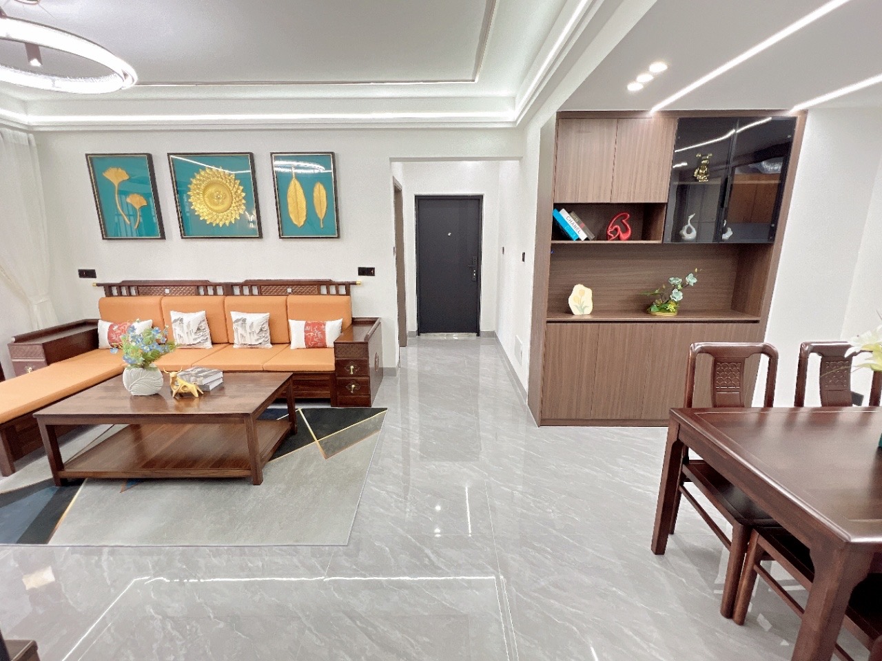 坡博家园一区 4室2厅2卫 163.0万 坡博家园一区 4室2厅2卫 163.0万客厅