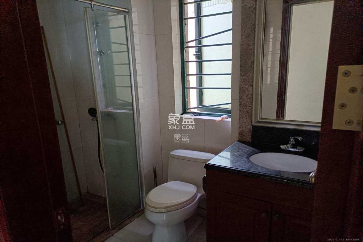 恒大绿洲 3室2厅2卫 2400.0元/月 恒大绿洲 3室2厅2卫 2400.0元/月室内图