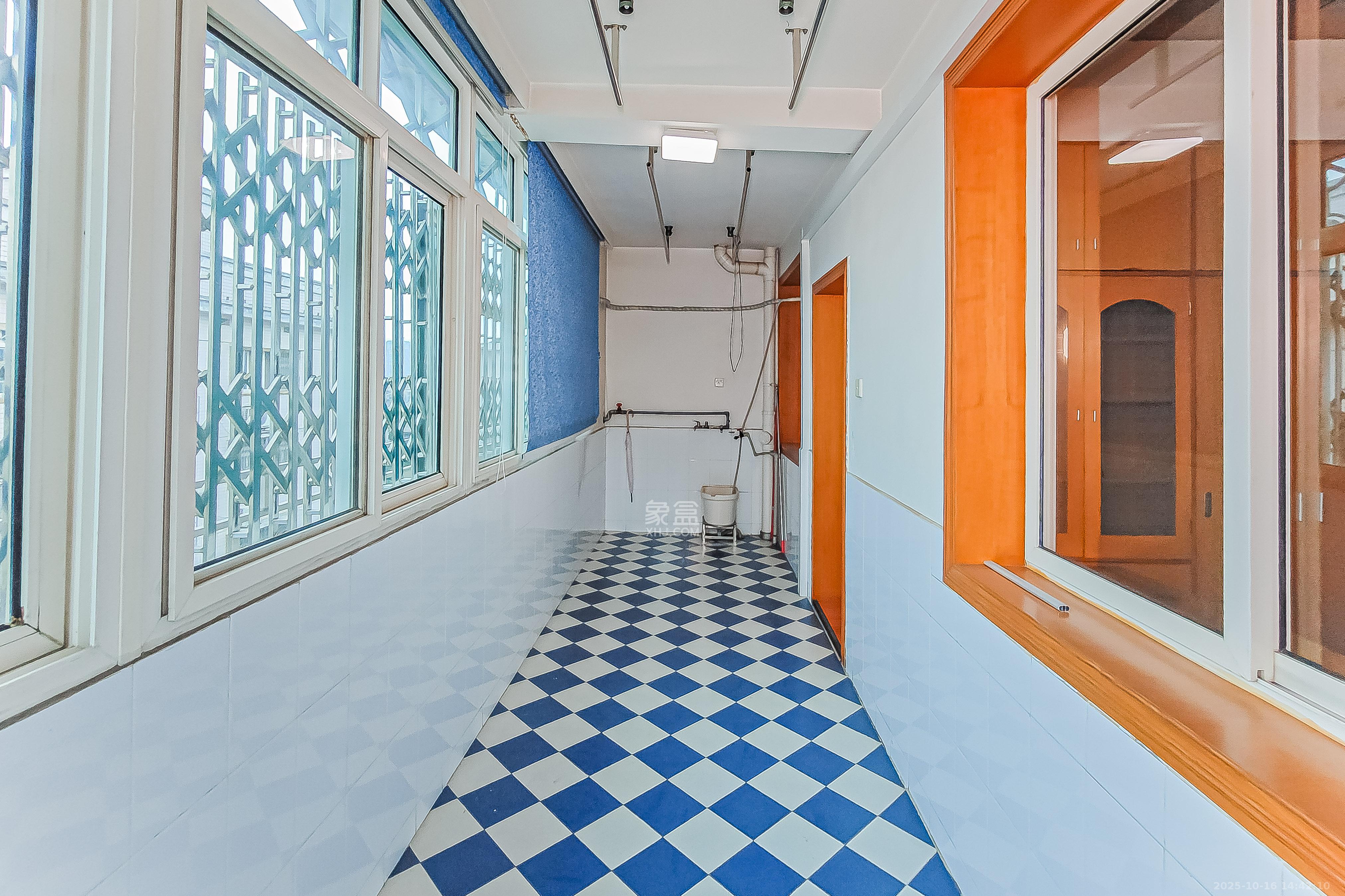 城南路街道办事处宿舍(天心游路38号)  3室2厅2卫    95.0万 城南路街道办事处宿舍(天心游路38号)  3室2厅2卫    95.0万阳台