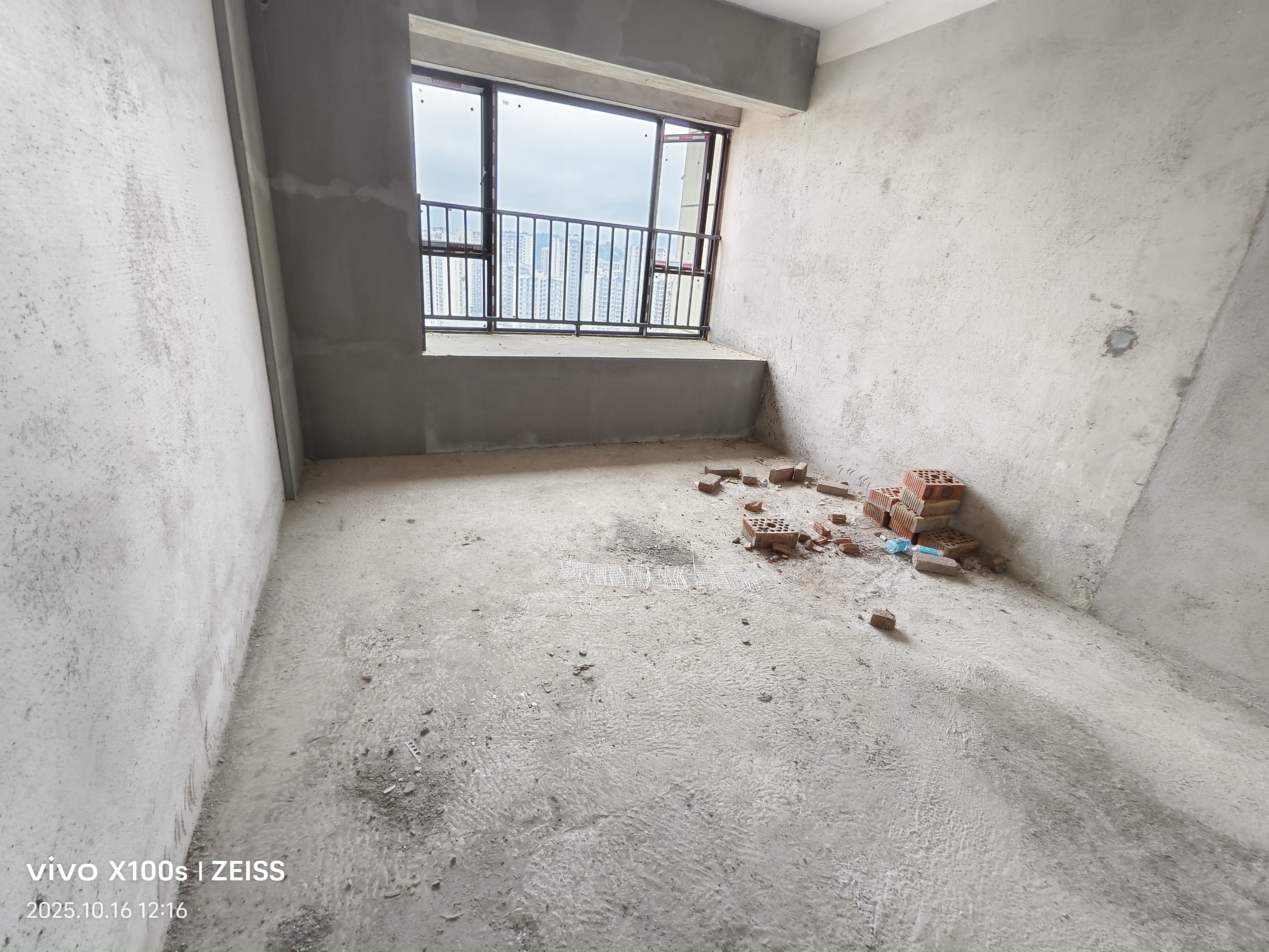 唯独逸臣公园 3室2厅2卫 61.8万 唯独逸臣公园 3室2厅2卫 61.8万客厅