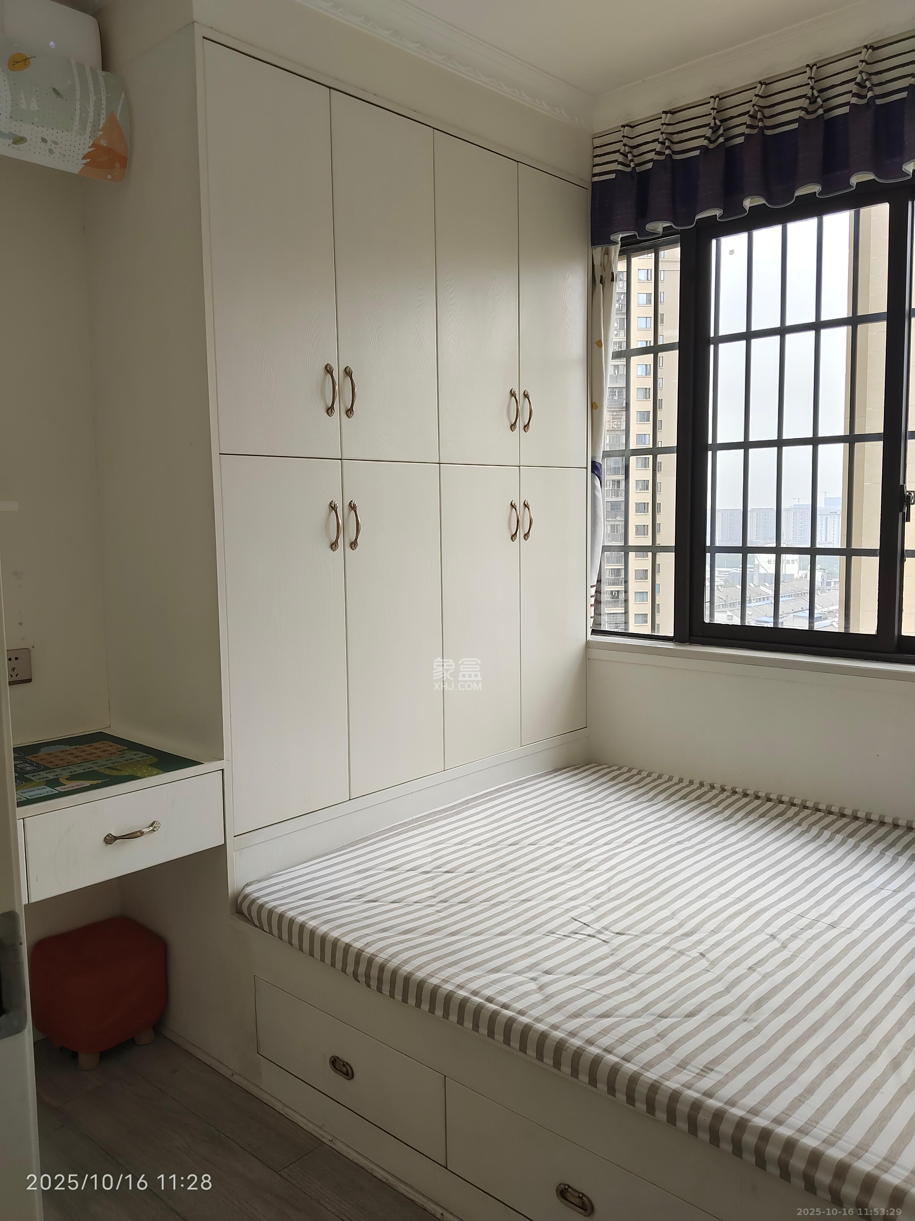 华润置地广场一期  1室1厅1卫    2200.0元/月 华润置地广场一期  1室1厅1卫    2200.0元/月室内图