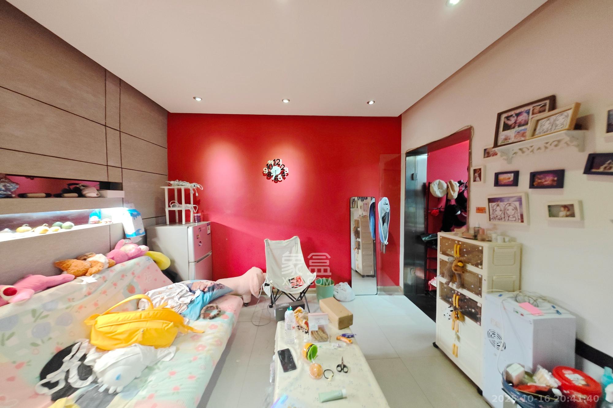 佳天瑞宁花园  1室1厅1卫    43.0万客厅