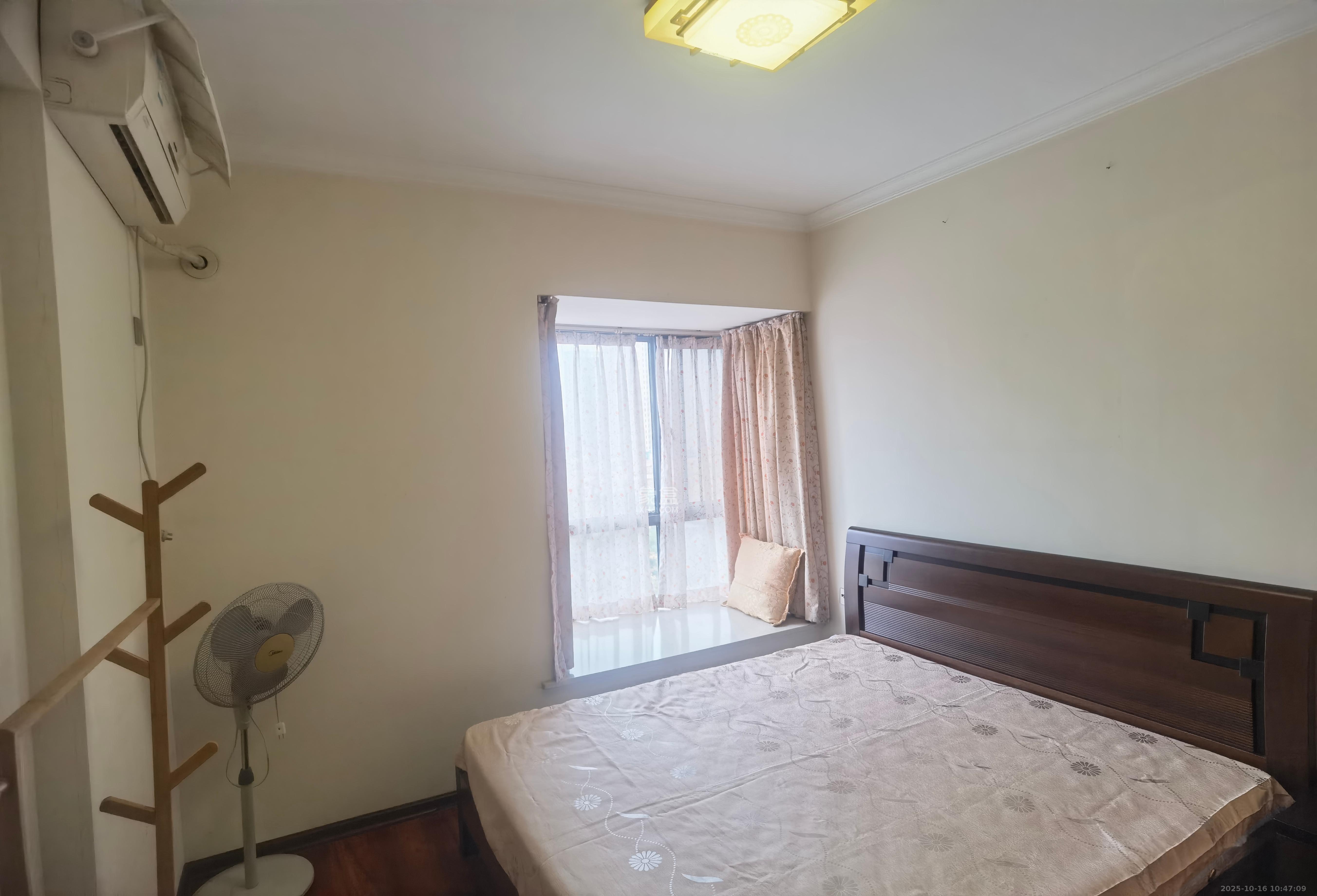 融科檀香山(融科紫檀、香山国际)  2室1厅1卫    2500.0元/月 融科檀香山(融科紫檀、香山国际)  2室1厅1卫    2500.0元/月室内图