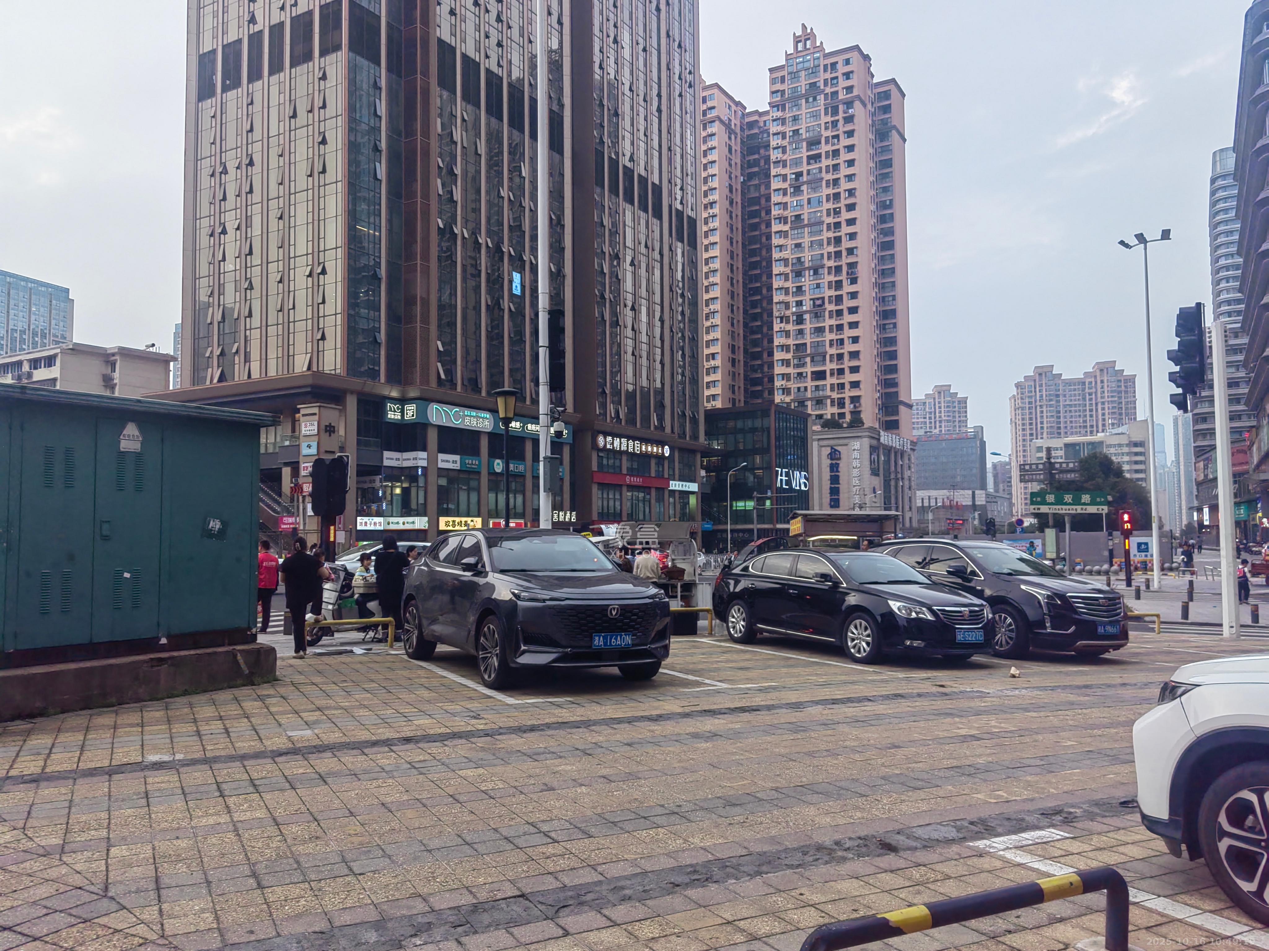 保利西海岸B区   402.2㎡      28000.0元/月室内图