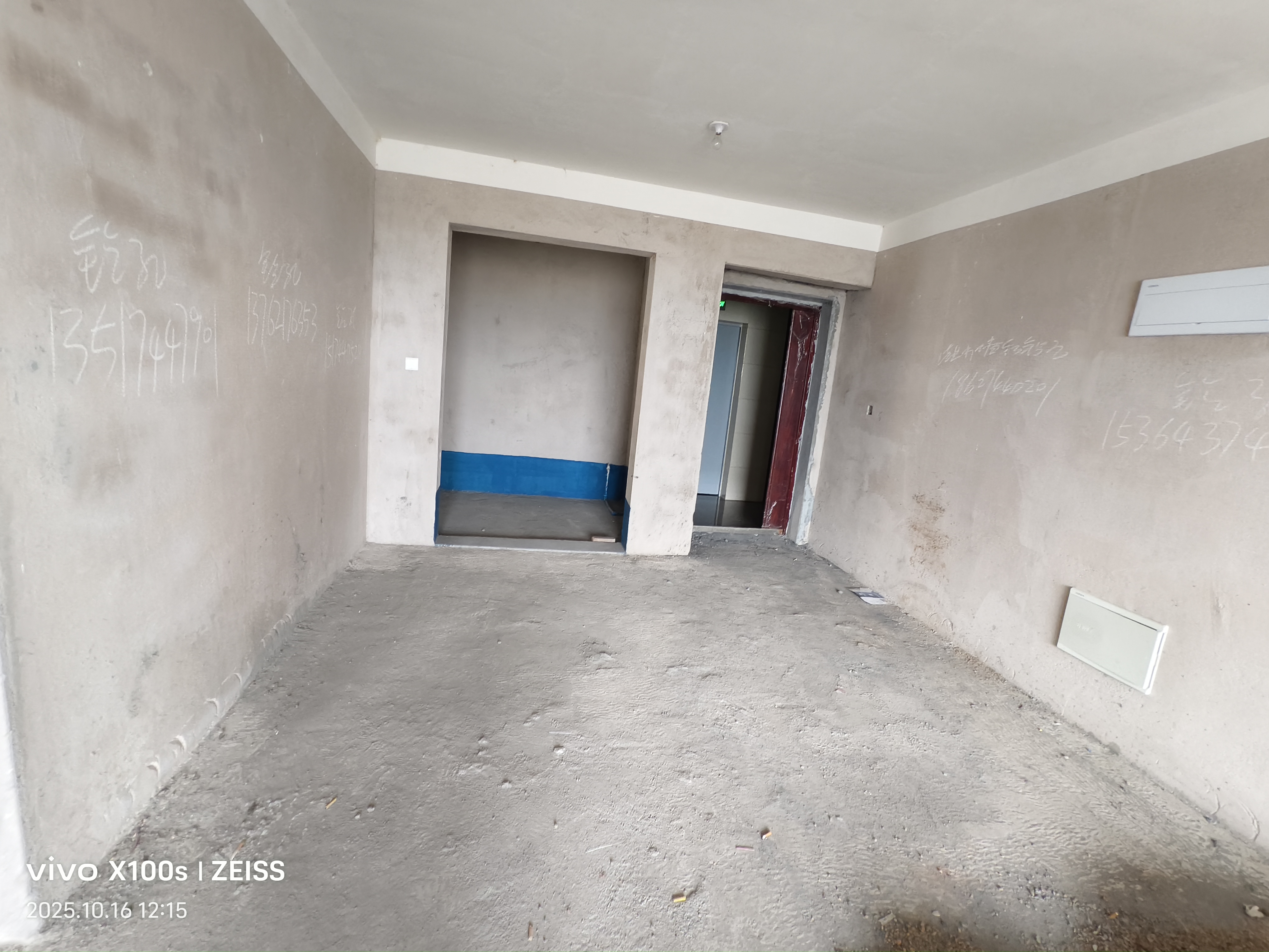 唯独逸臣公园 3室2厅2卫 61.8万 唯独逸臣公园 3室2厅2卫 61.8万客厅