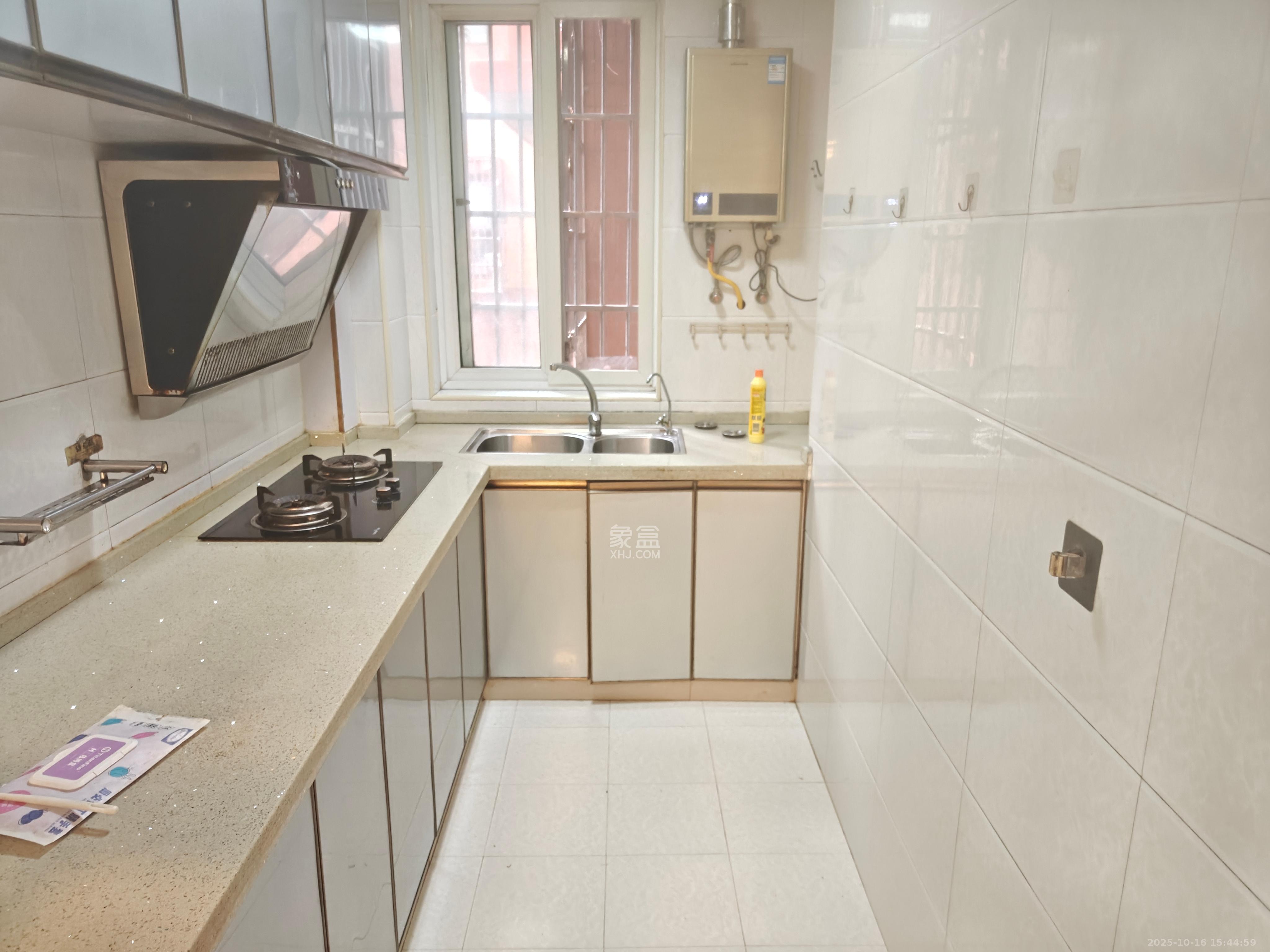 联美品格  2室2厅1卫    1800.0元/月室内图