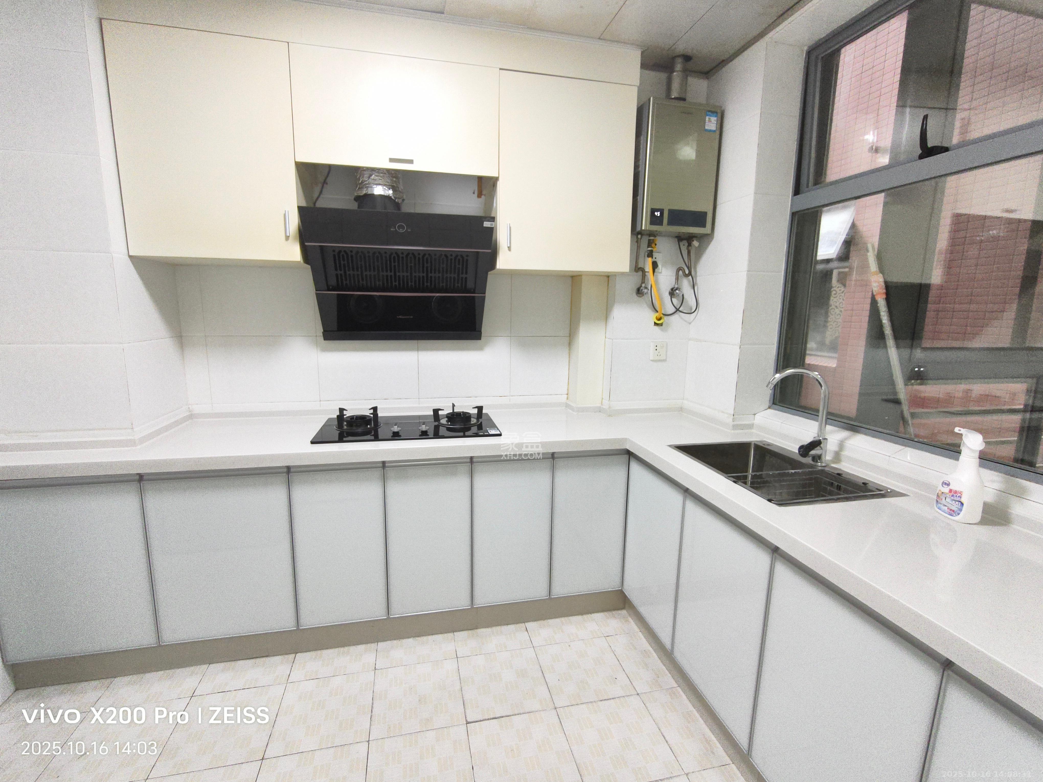 滨江君悦香邸  3室2厅2卫    3000.0元/月室内图