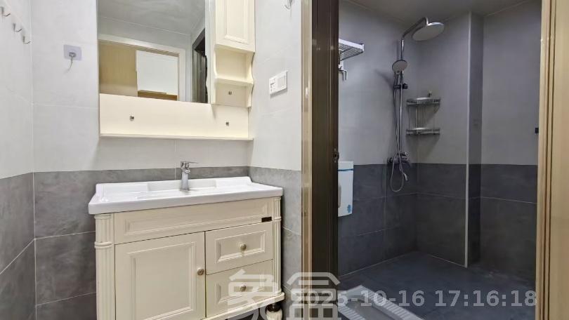 南山十里天池  3室2厅1卫    1800.0元/月室内图