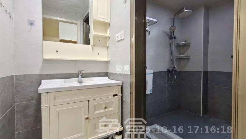 南山十里天池 3室2厅1卫 1800.0元/月 南山十里天池 3室2厅1卫 1800.0元/月室内图