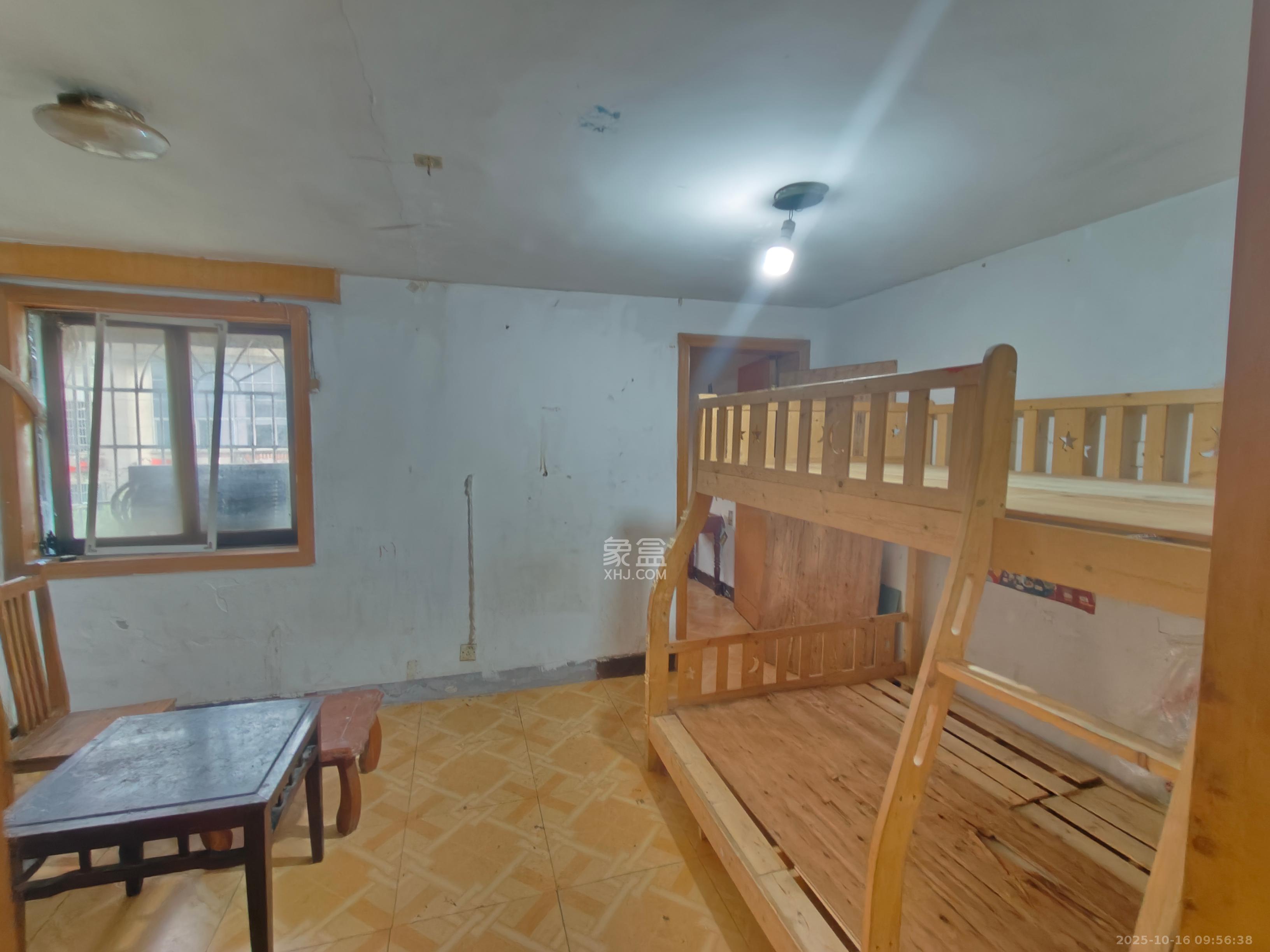 英才园一片  4室2厅1卫    3000.0元/月 英才园一片  4室2厅1卫    3000.0元/月室内图