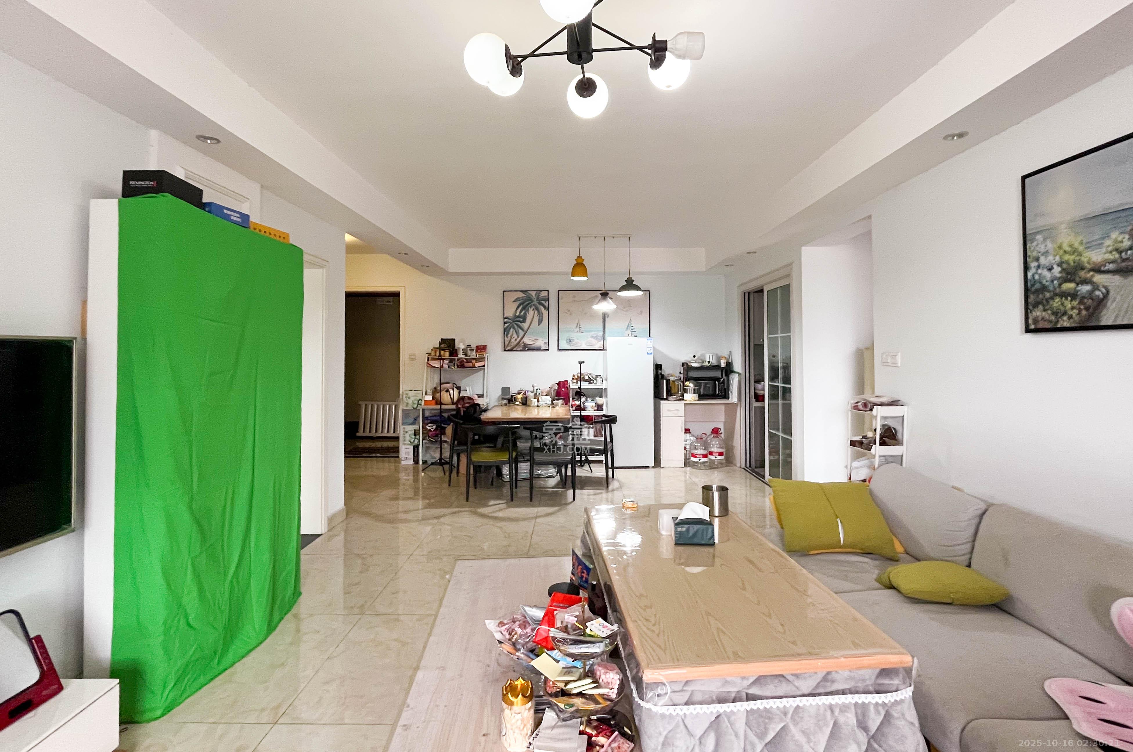 佳兆业云顶梅溪湖(佳兆业梅溪荟) 3室2厅2卫 140.0万 佳兆业云顶梅溪湖(佳兆业梅溪荟) 3室2厅2卫 140.0万客厅