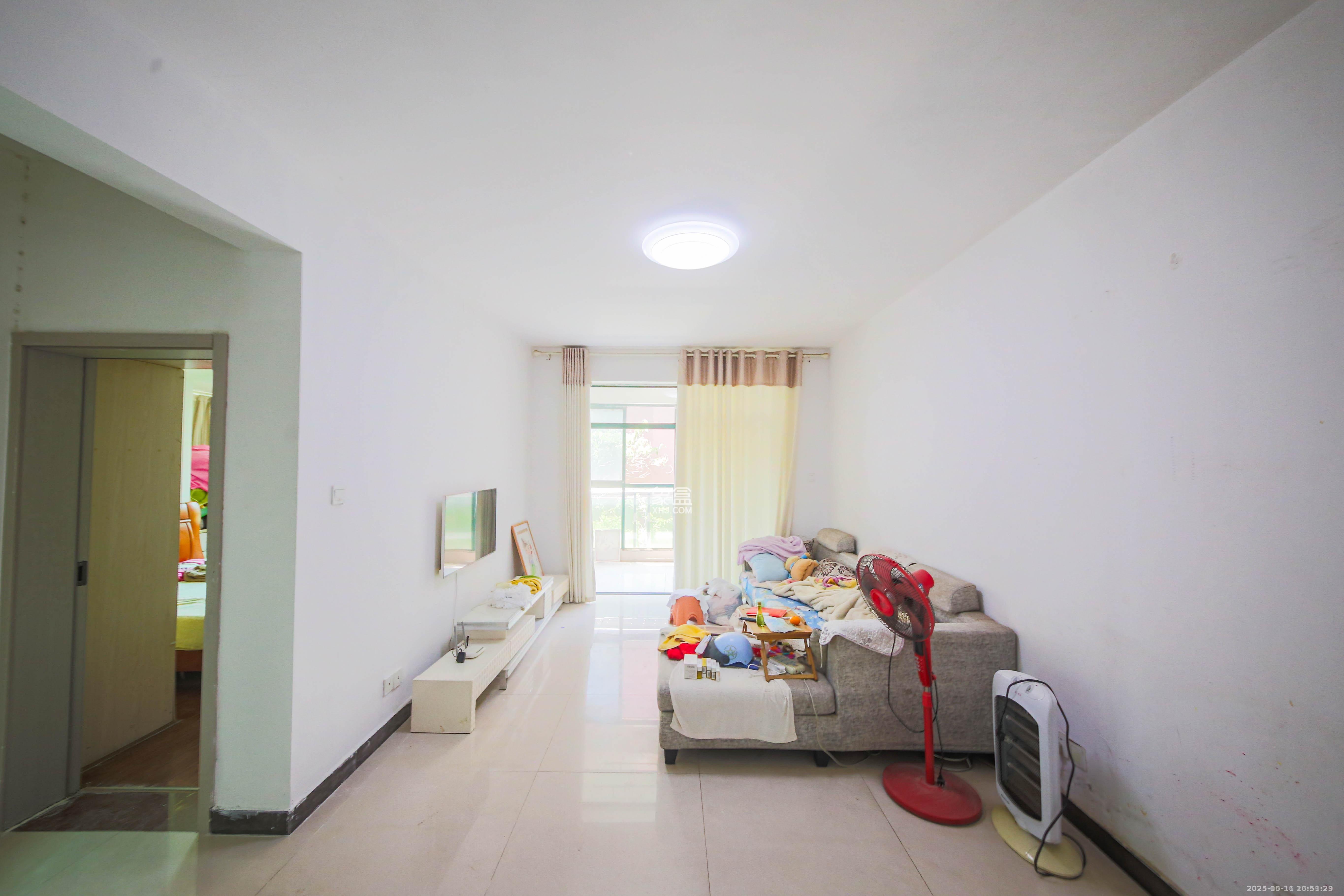 湘府东苑  1室2厅1卫    1900.0元/月 湘府东苑  1室2厅1卫    1900.0元/月室内图