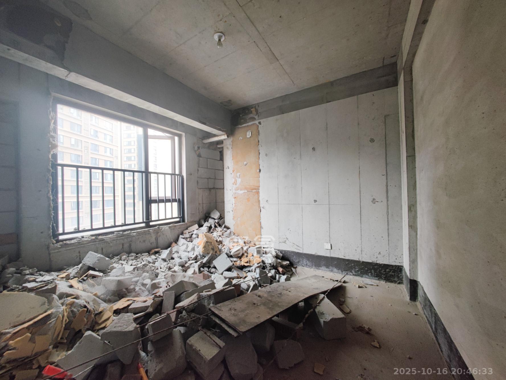 合能枫丹丽舍(柏悦名苑) 3室2厅1卫 102.0万 合能枫丹丽舍(柏悦名苑) 3室2厅1卫 102.0万卧室