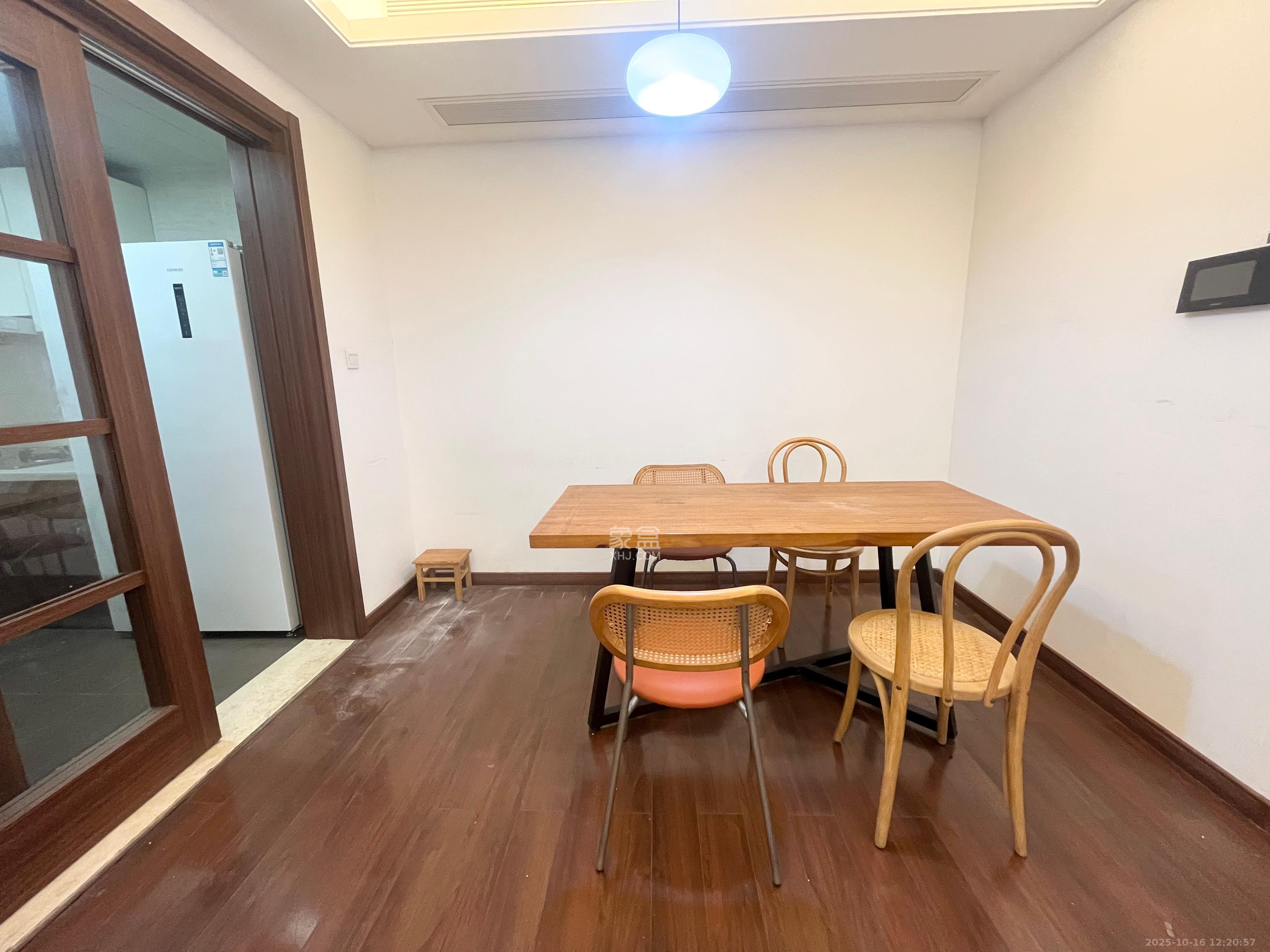 万科紫台  3室2厅1卫    4000.0元/月室内图