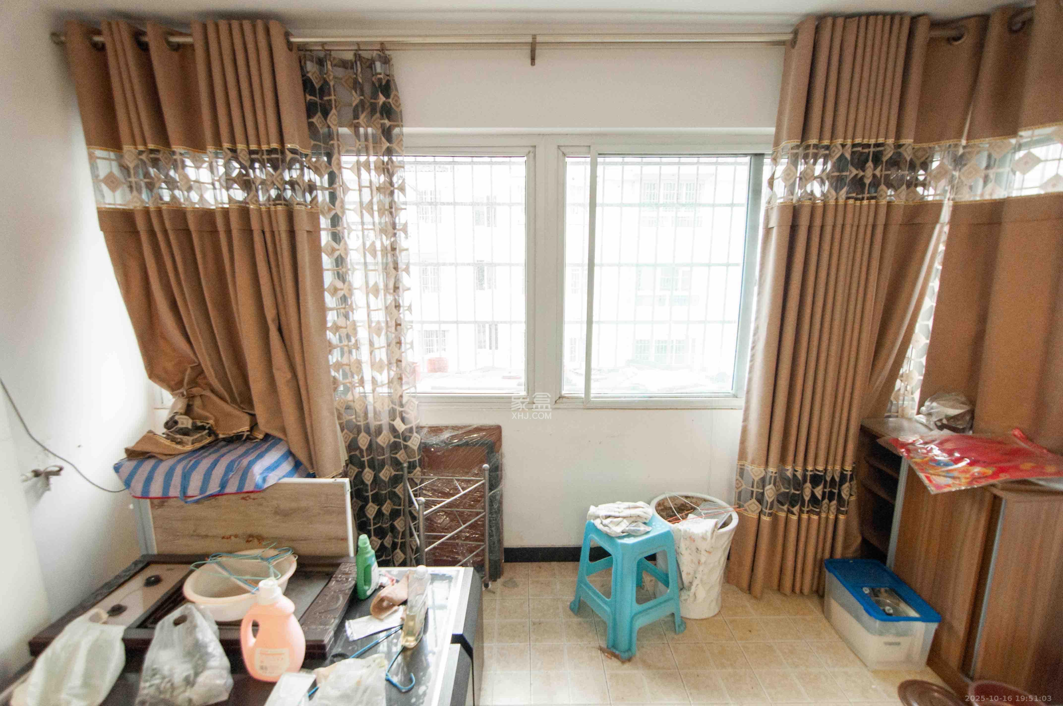 恩瑞麓山名园（龙王港小区）  3室2厅1卫    2200.0元/月室内图