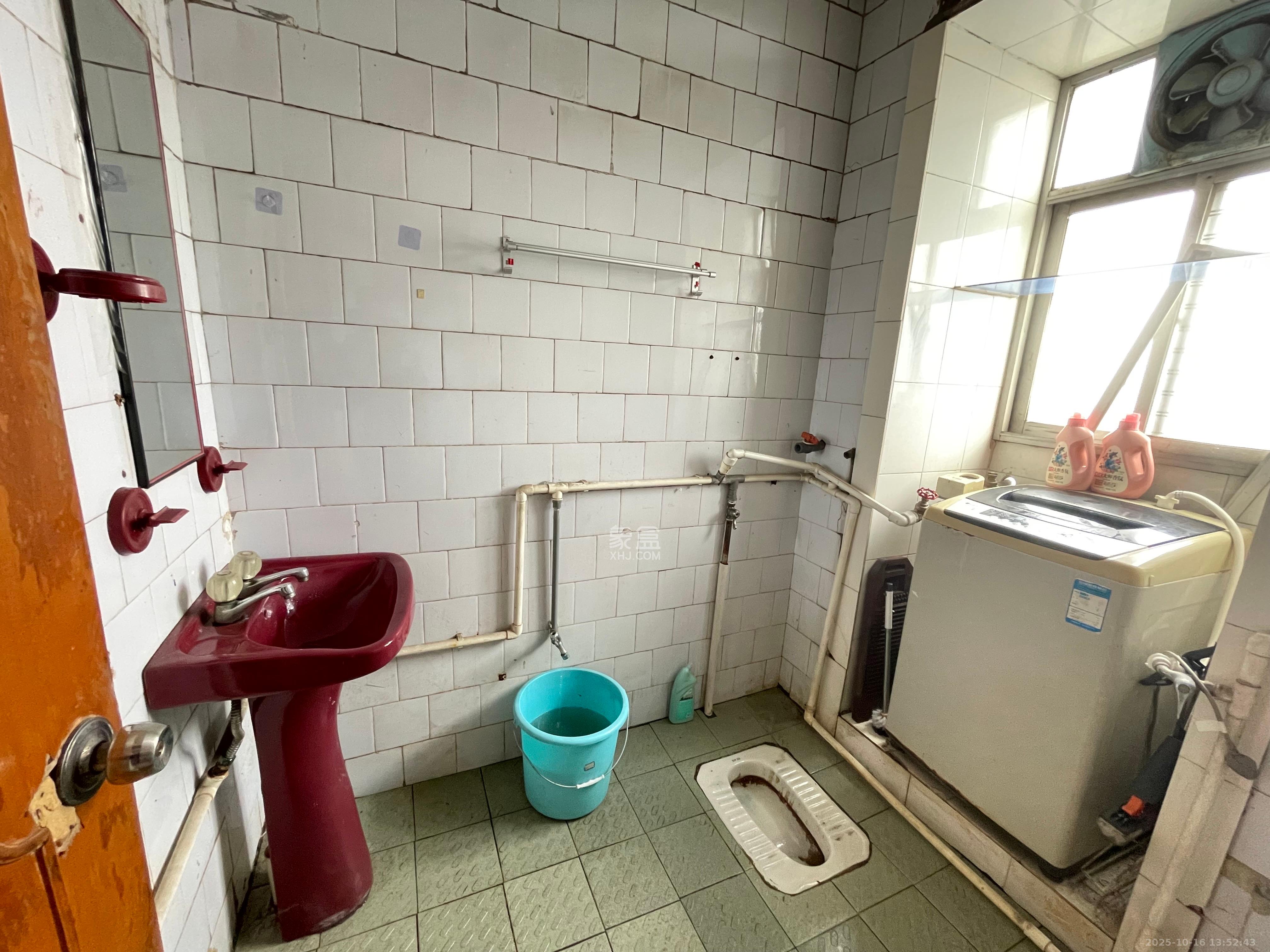 中建五局信和苑二区  3室2厅1卫    1200.0元/月 中建五局信和苑二区  3室2厅1卫    1200.0元/月室内图