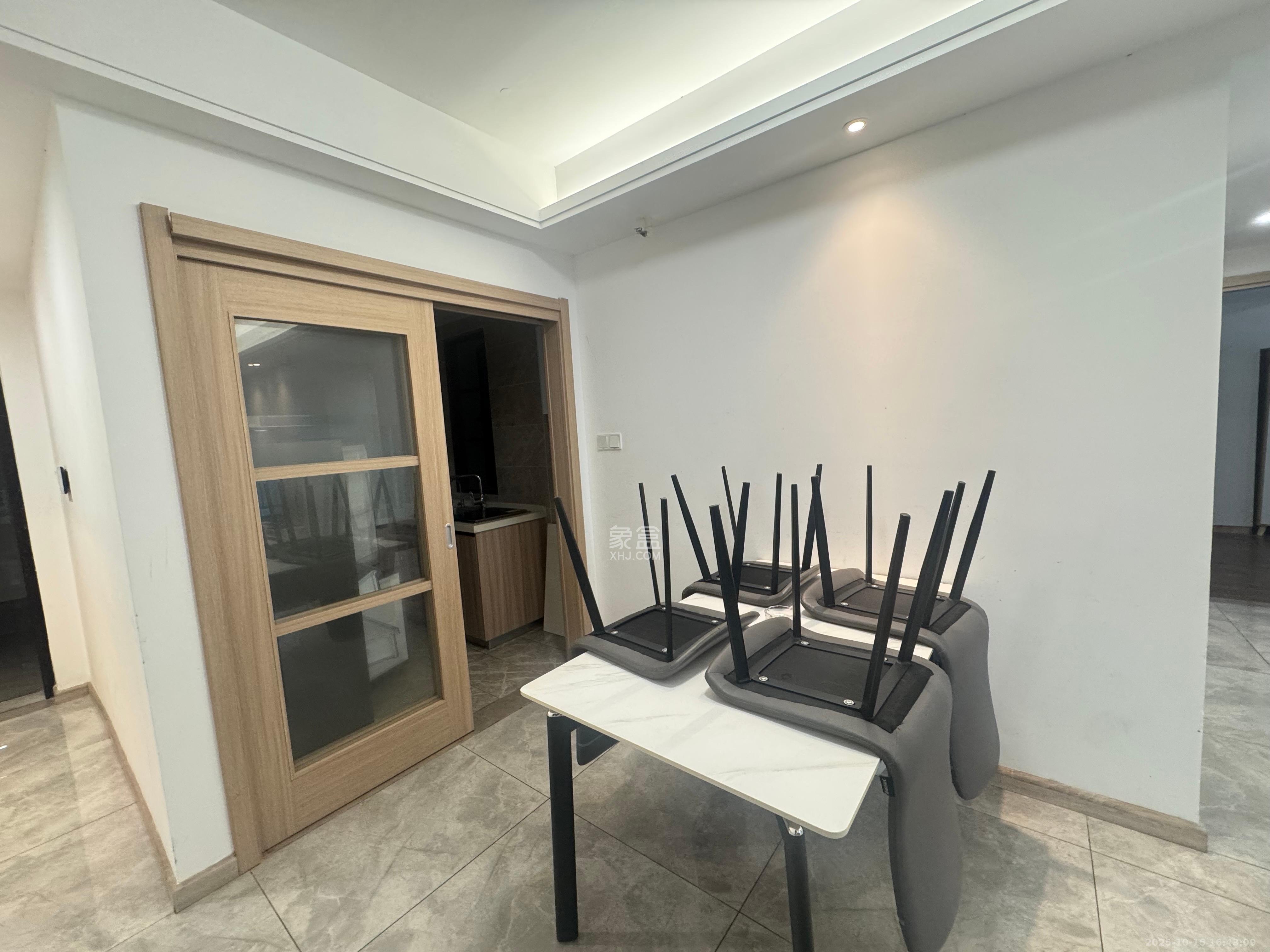 南山梅溪一方  3室1厅2卫    2700.0元/月 南山梅溪一方  3室1厅2卫    2700.0元/月室内图