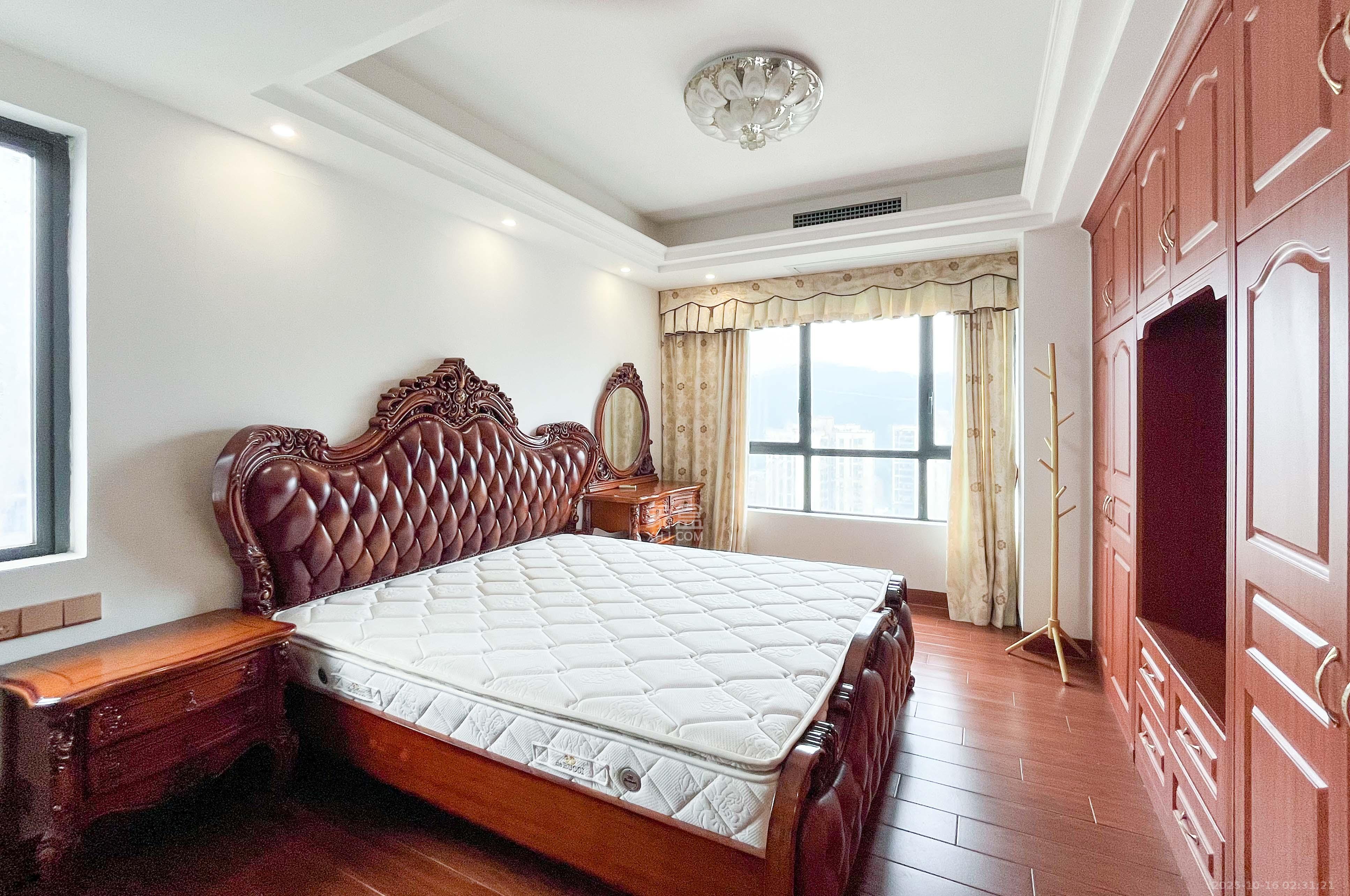 中海梅溪湖壹号 3室2厅2卫 165.0万 中海梅溪湖壹号 3室2厅2卫 165.0万其他