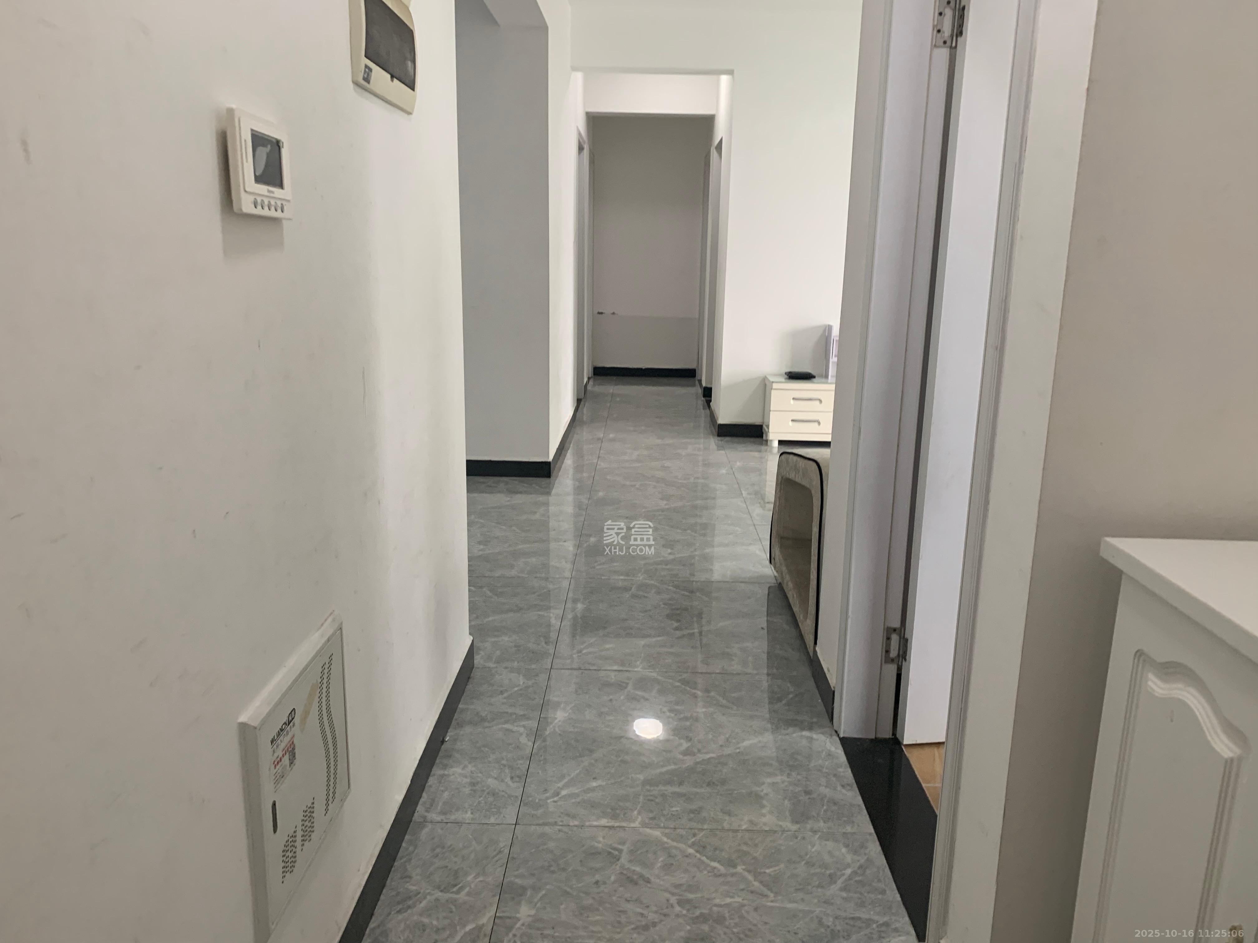 惟盛园 4室2厅2卫 3500.0元/月 惟盛园 4室2厅2卫 3500.0元/月室内图