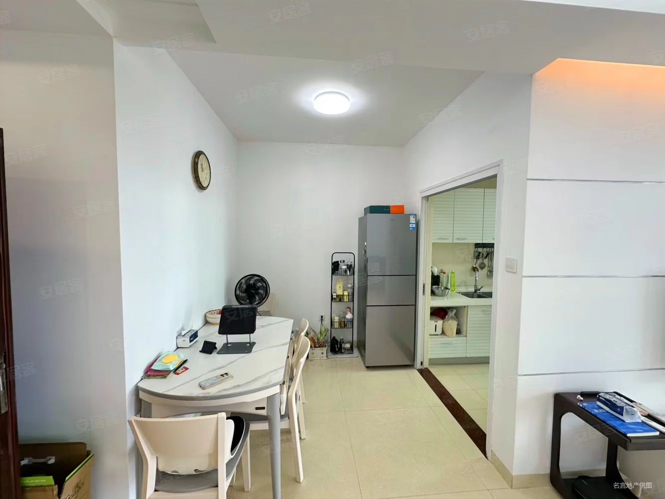 都市森林  3室2厅2卫    206.0万客厅