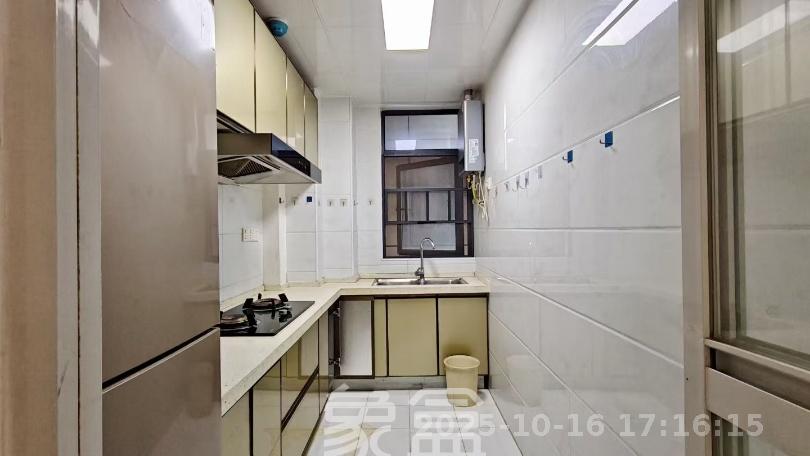 南山十里天池 3室2厅1卫 1800.0元/月 南山十里天池 3室2厅1卫 1800.0元/月室内图