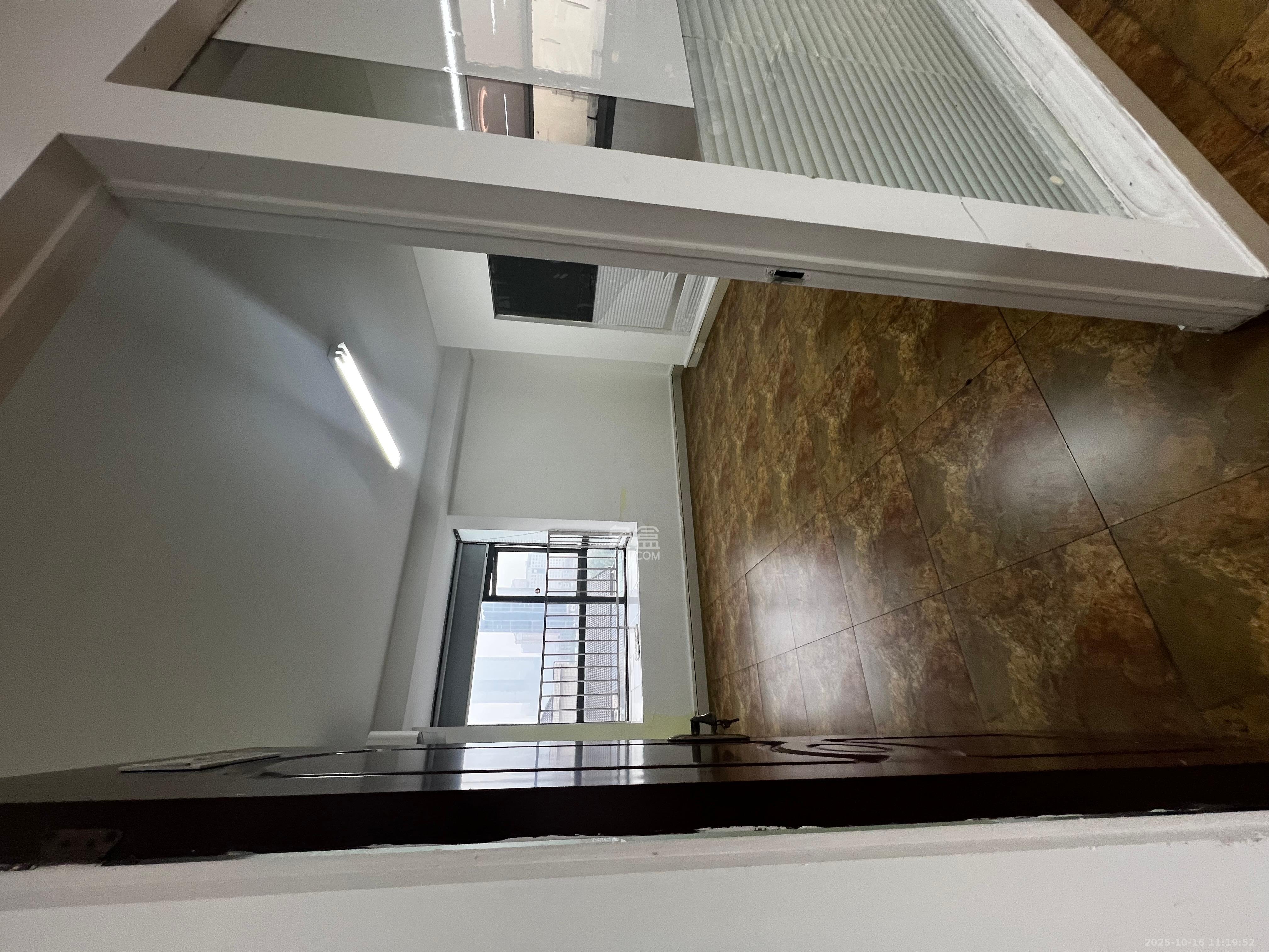 新时代广场   24.15㎡      4200.0元/月室内图