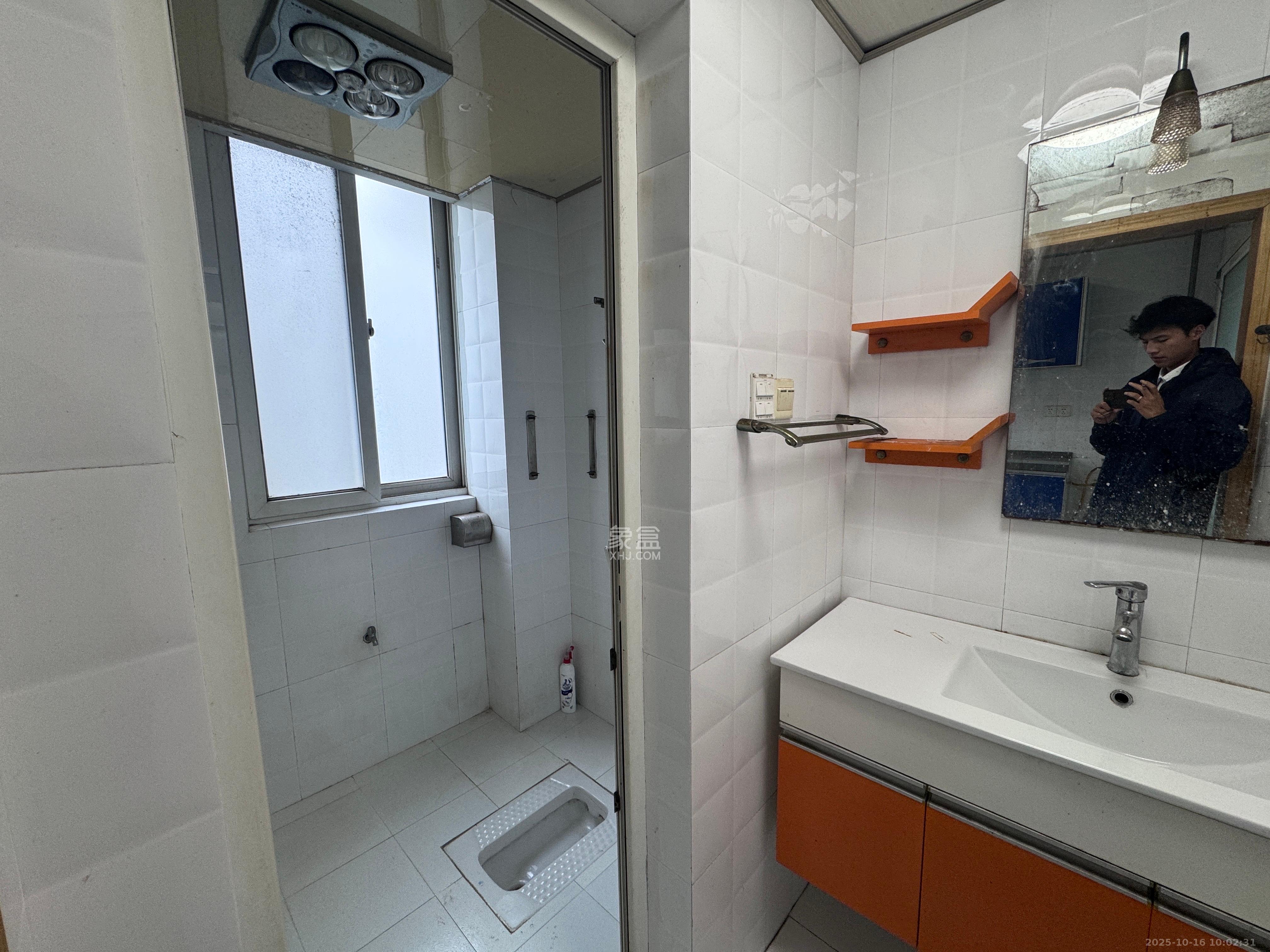 金领家族  3室2厅2卫    2000.0元/月 金领家族  3室2厅2卫    2000.0元/月室内图