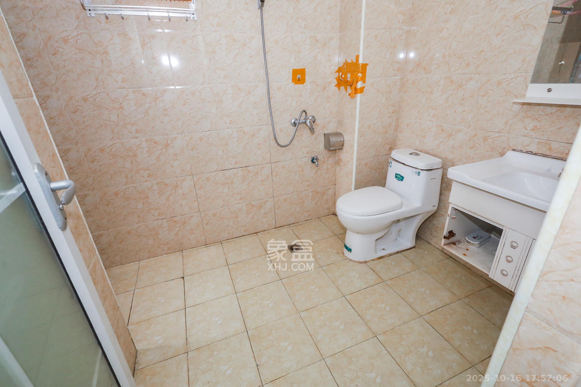 协信星澜汇  4室2厅2卫    110.0万卫生间