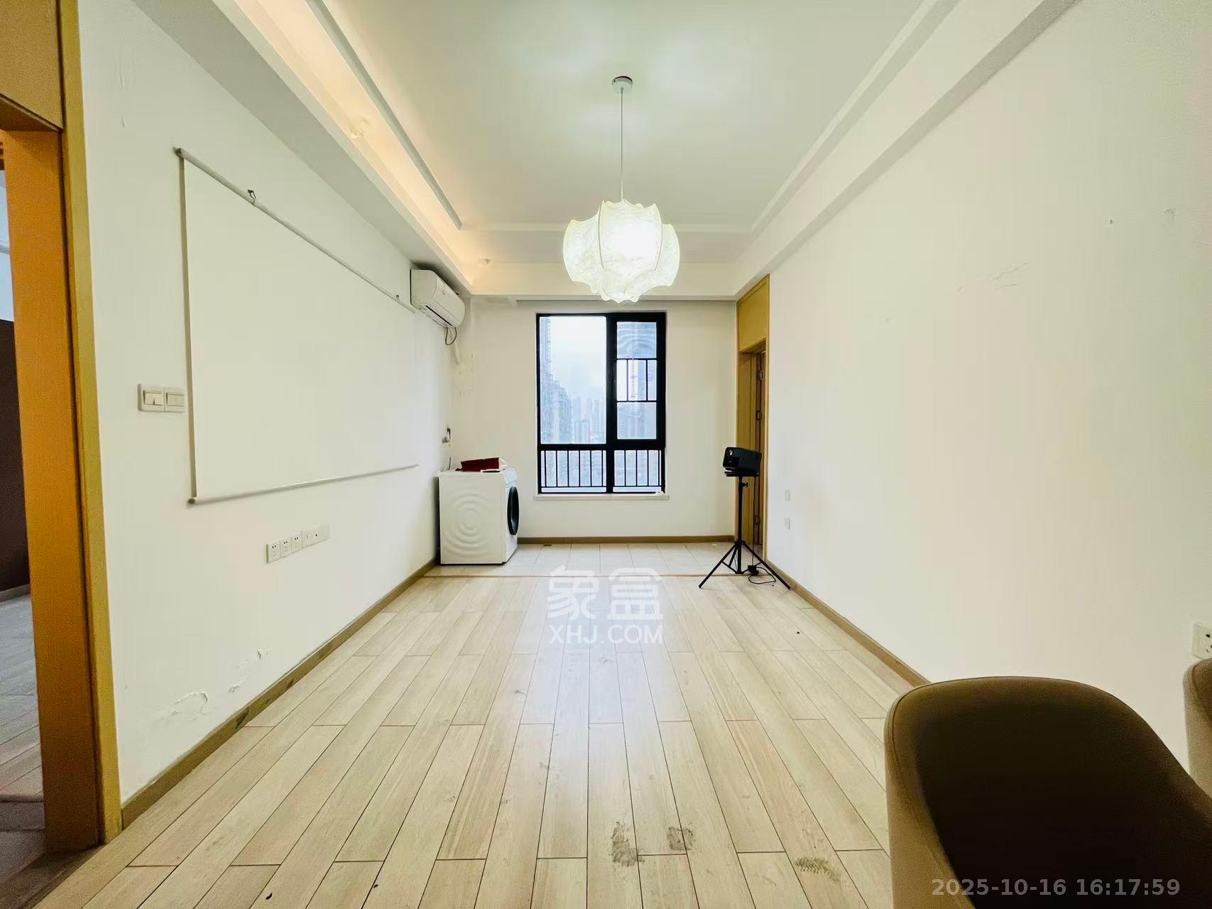 启迪协信中心  2室2厅1卫    2400.0元/月 启迪协信中心  2室2厅1卫    2400.0元/月